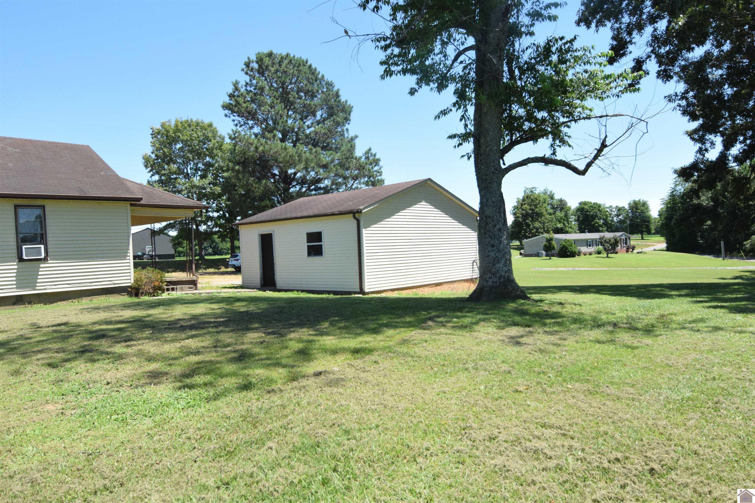 845 S County Line Road Property Photo 5