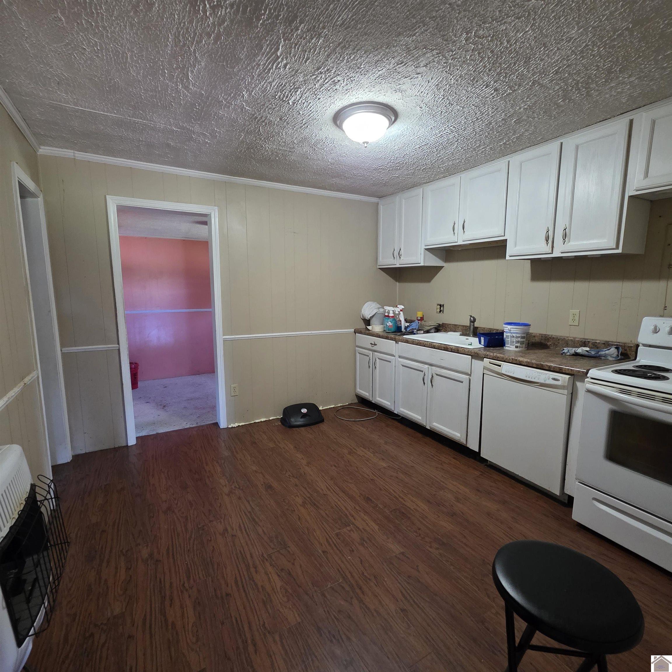 845 S County Line Road Property Photo 12