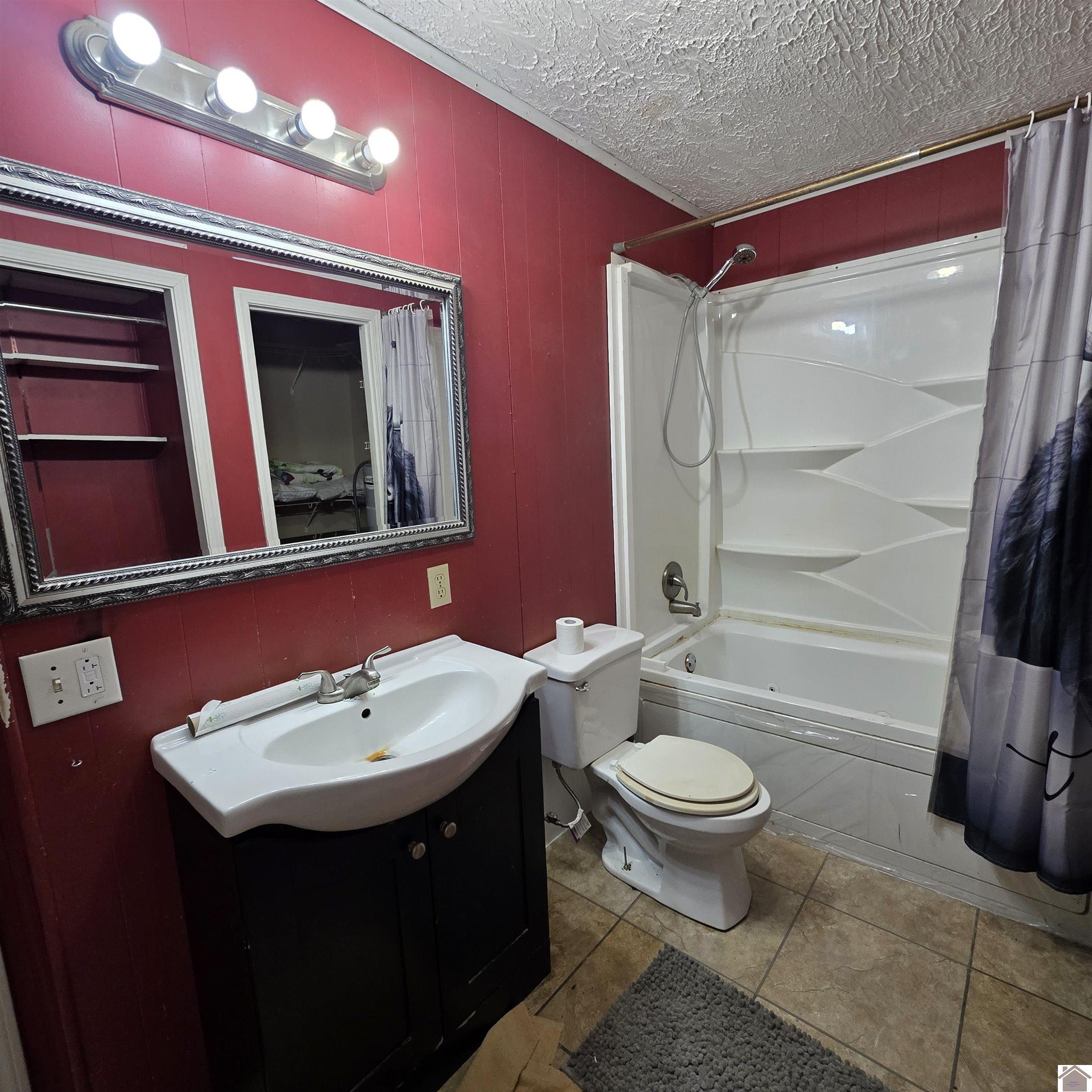 845 S County Line Road Property Photo 15