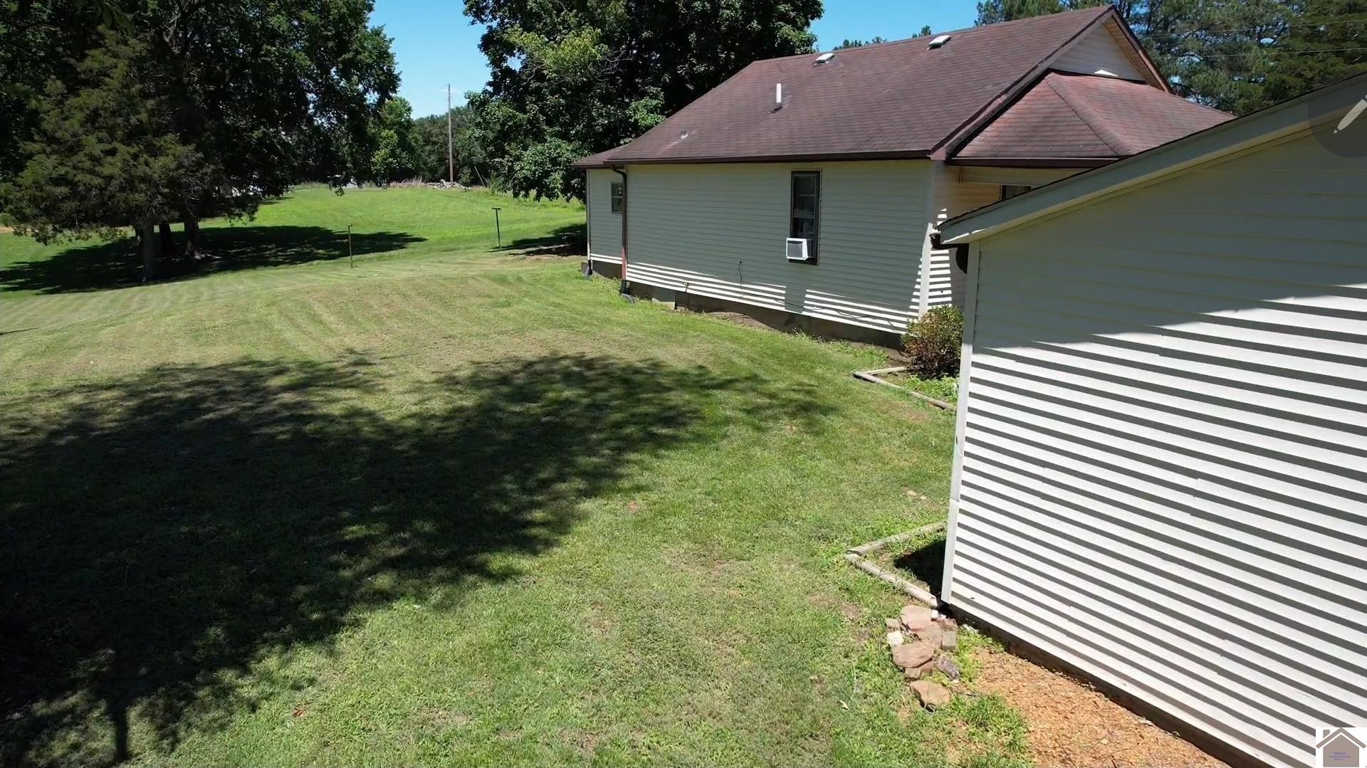 845 S County Line Road Property Photo 30