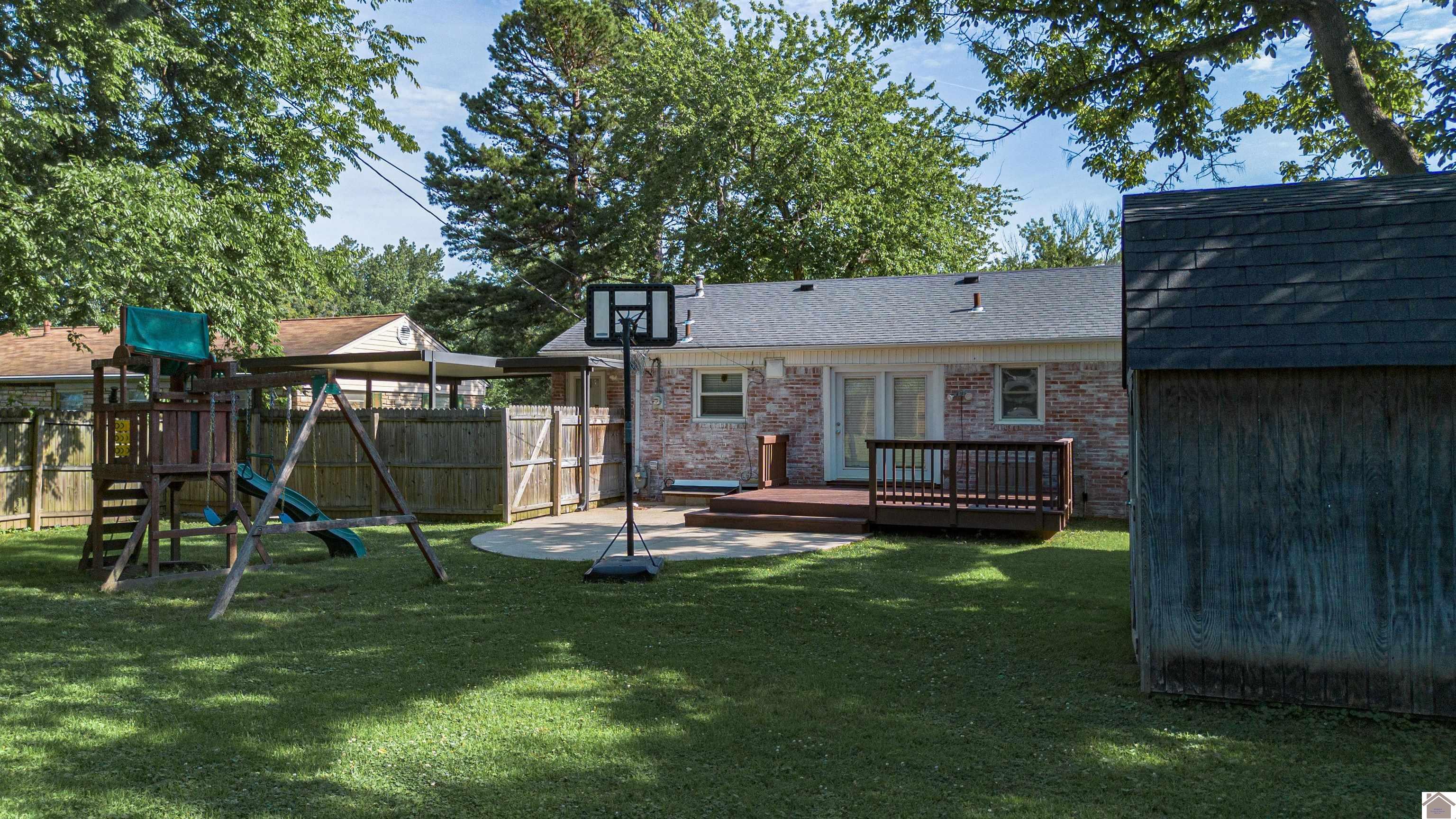 143 Iroquois Dr Property Photo 6