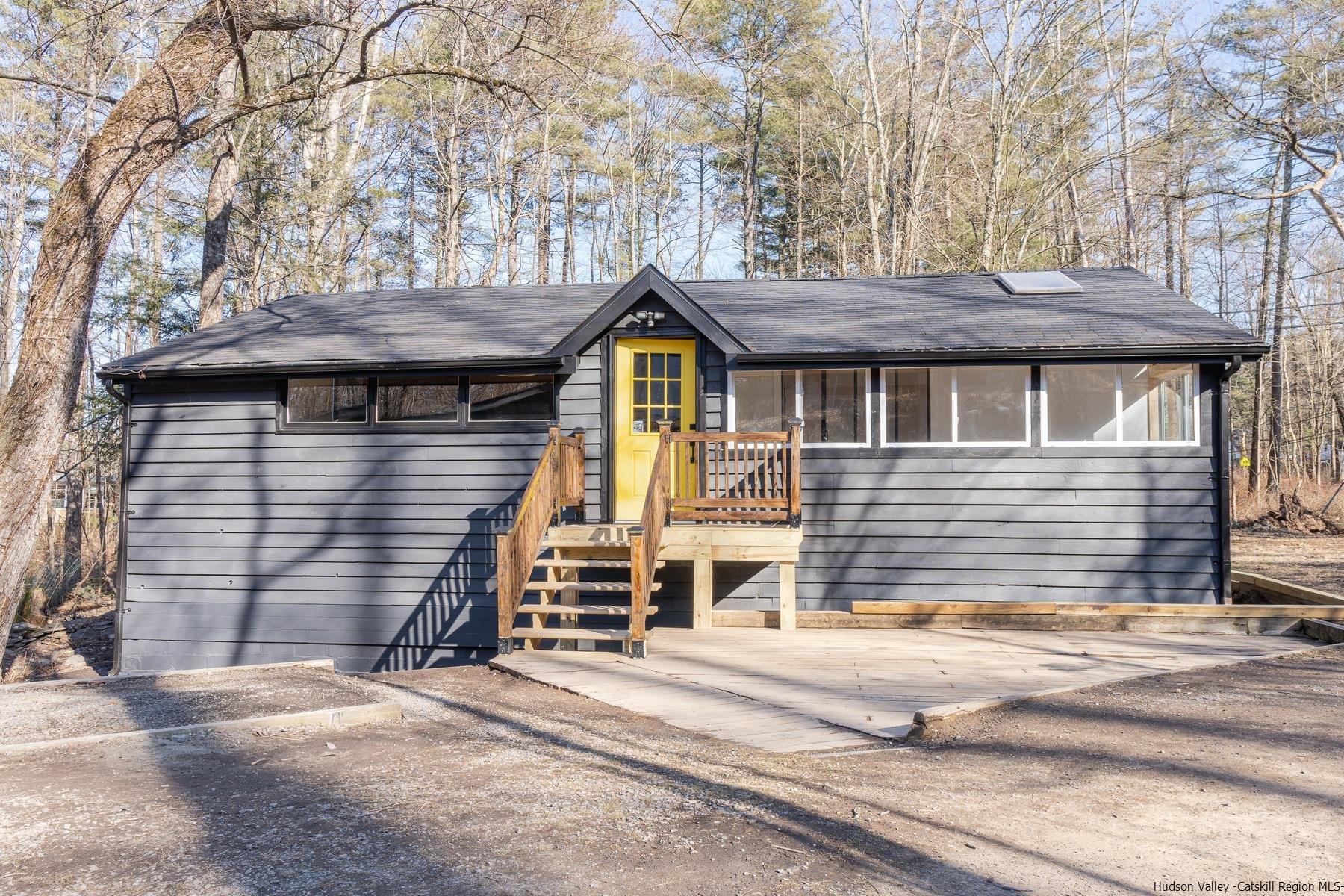 18 Country Club Lane Property Photo