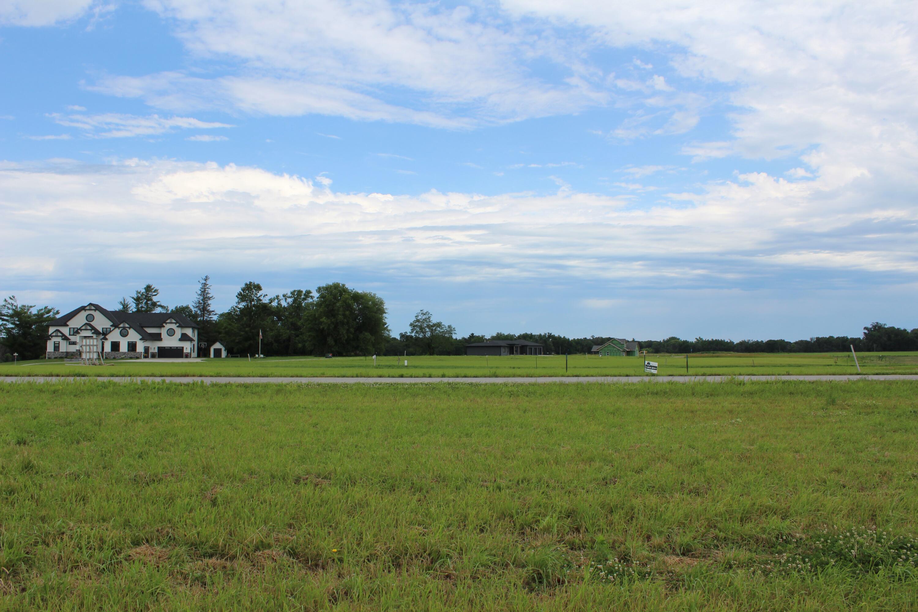 1204 Hickory Court Property Photo 2