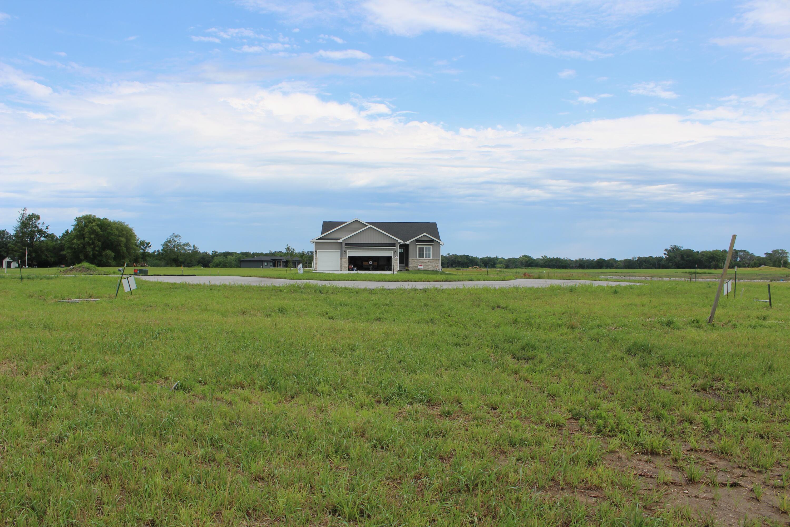 1212 Hickory Court Property Photo 2