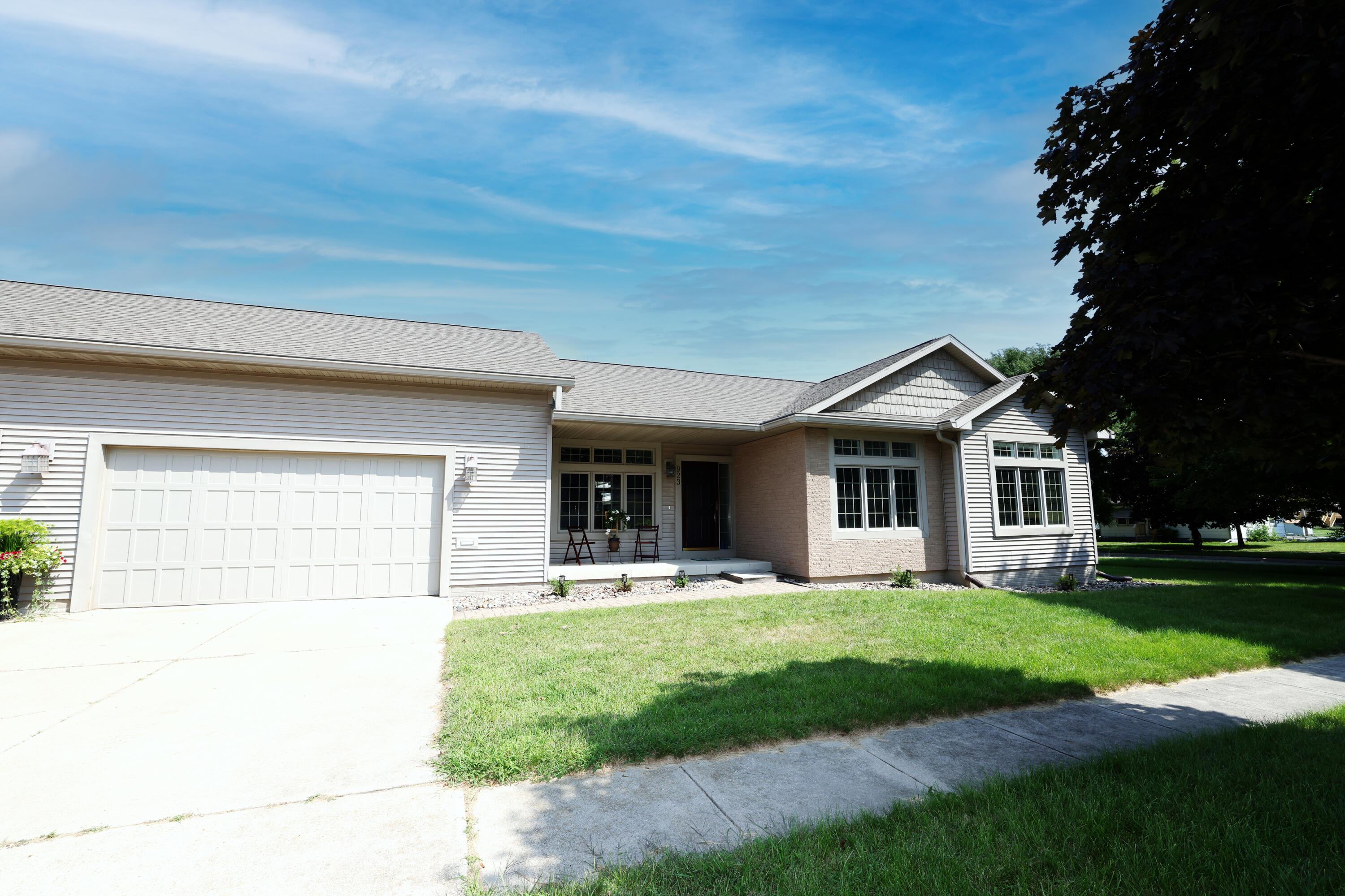 923 20th Street Property Photo