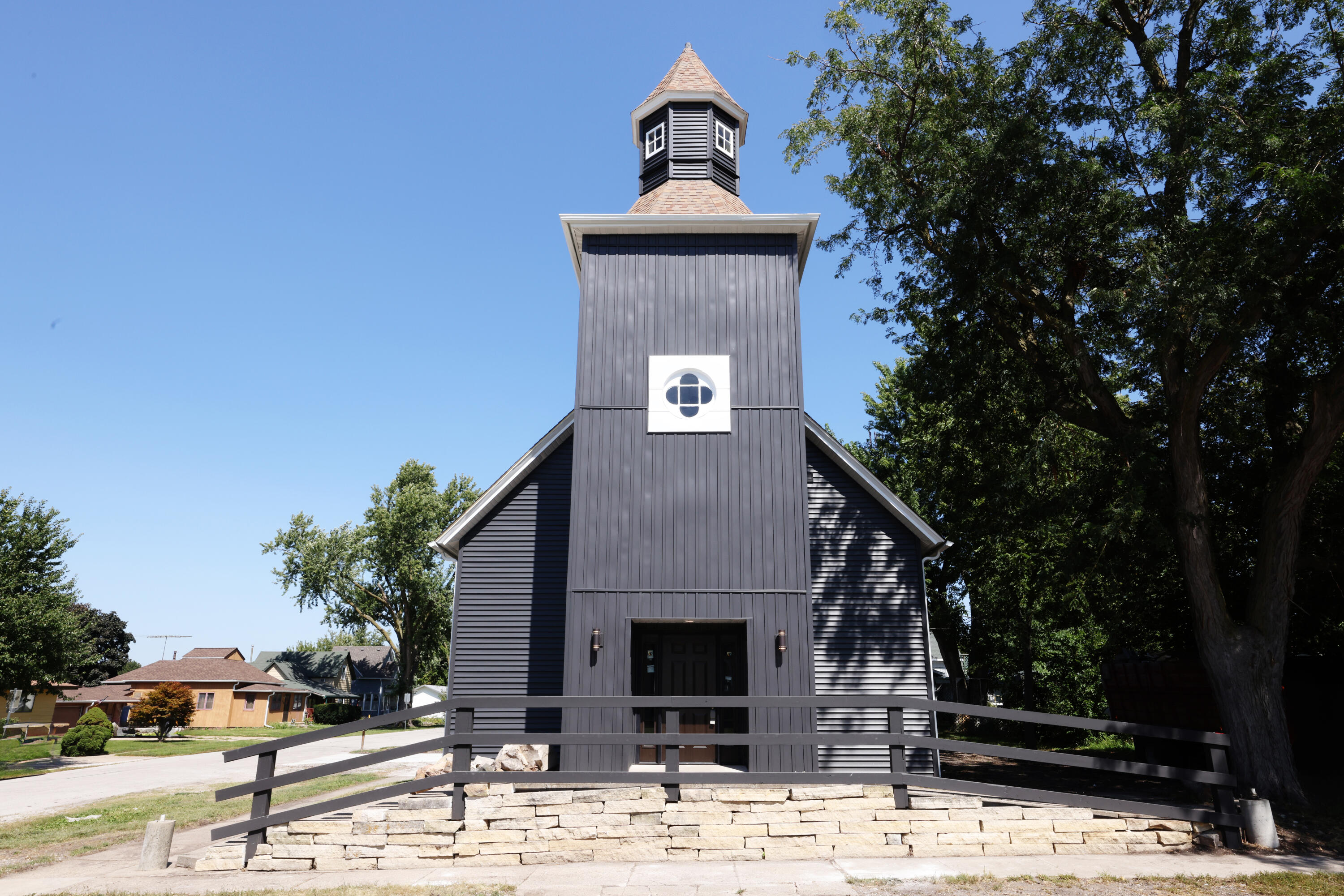 208 W 5th Street Property Photo 1