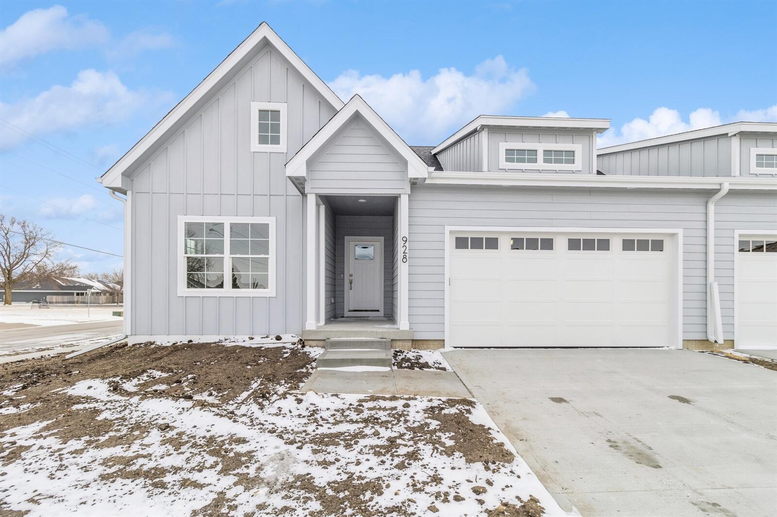 928 Henryson Street Property Photo