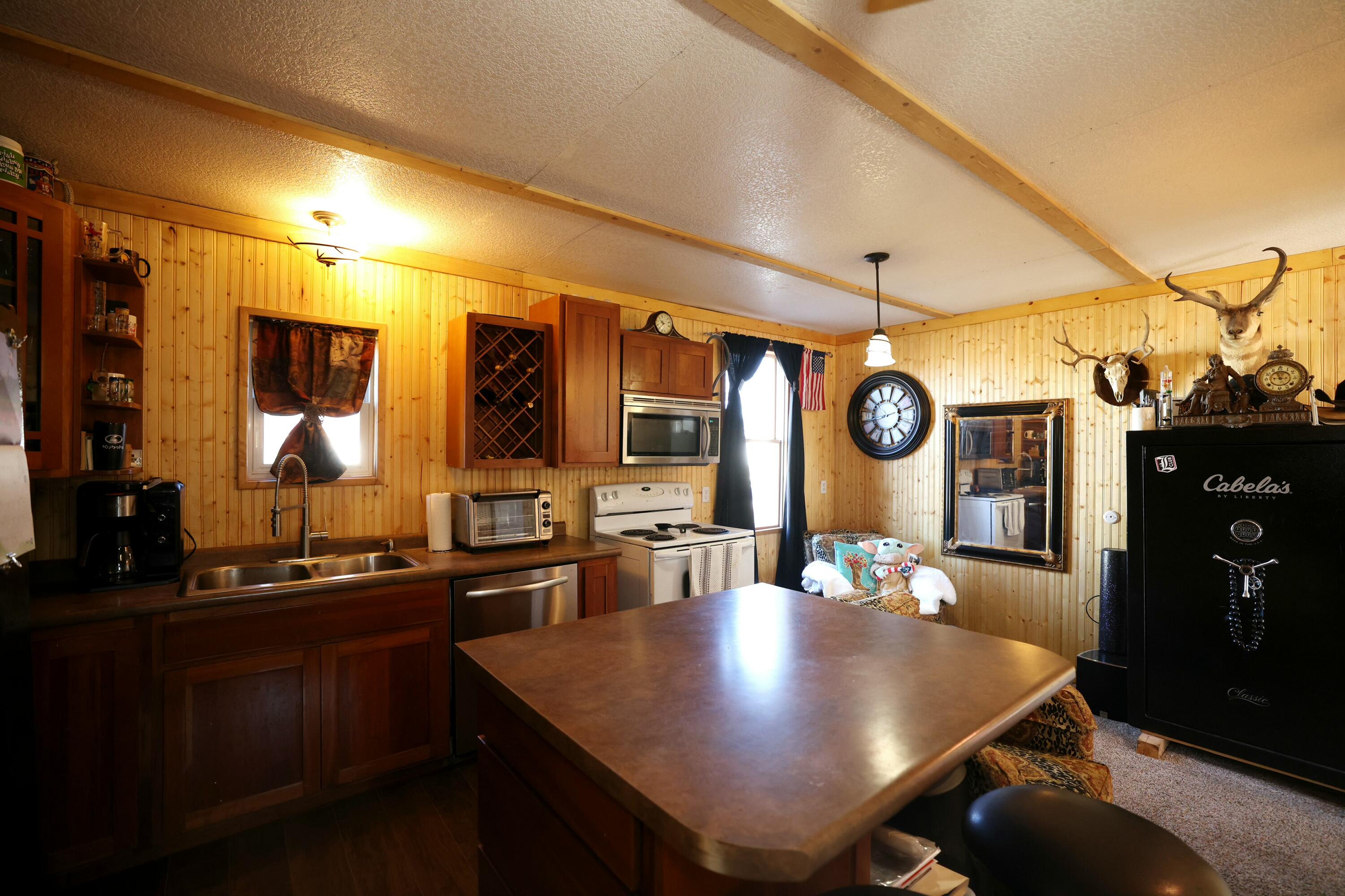 1228 Division Street Property Photo 5