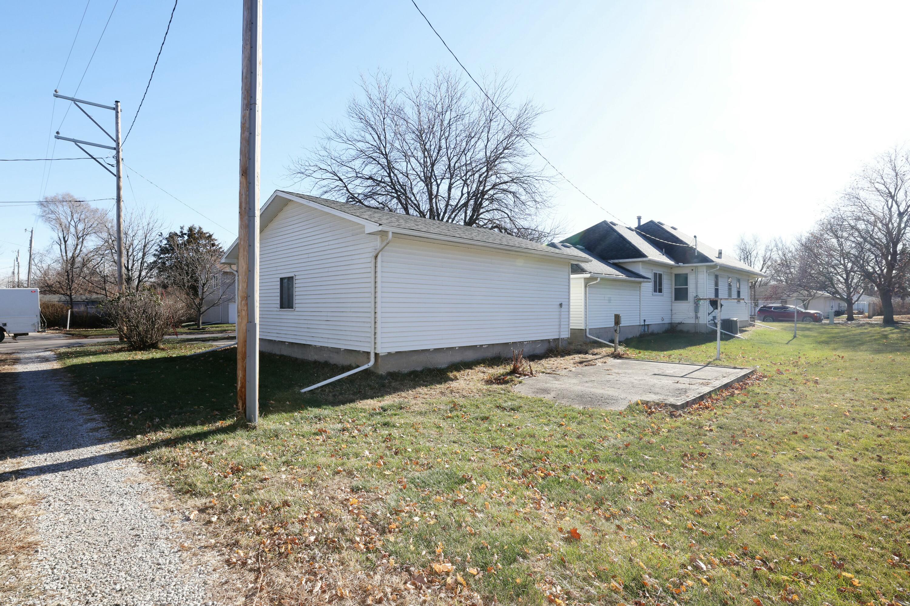 403 W 5th Street Property Photo 6