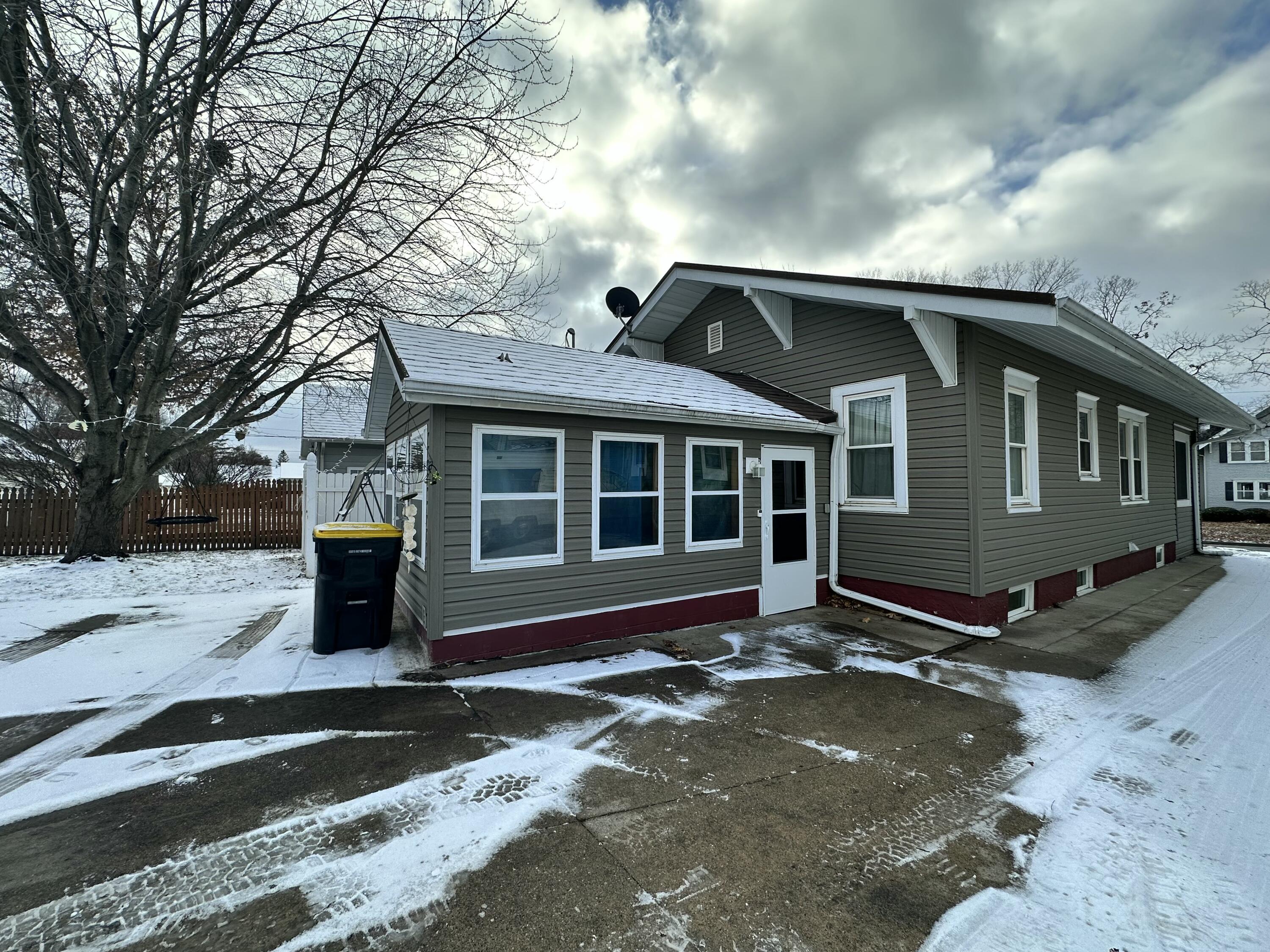 228 S Marshall Street Property Photo 5