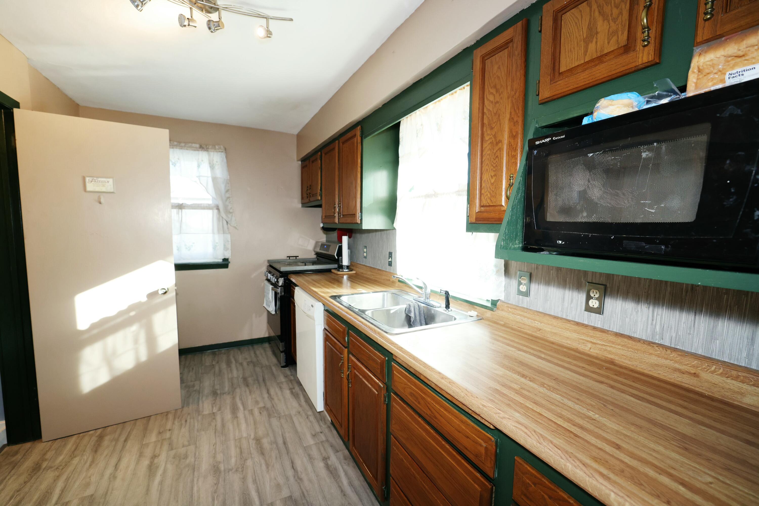 228 S Marshall Street Property Photo 14