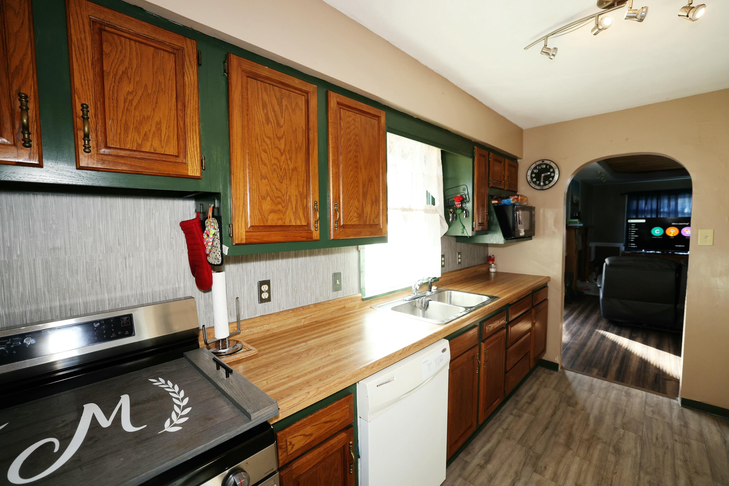 228 S Marshall Street Property Photo 16