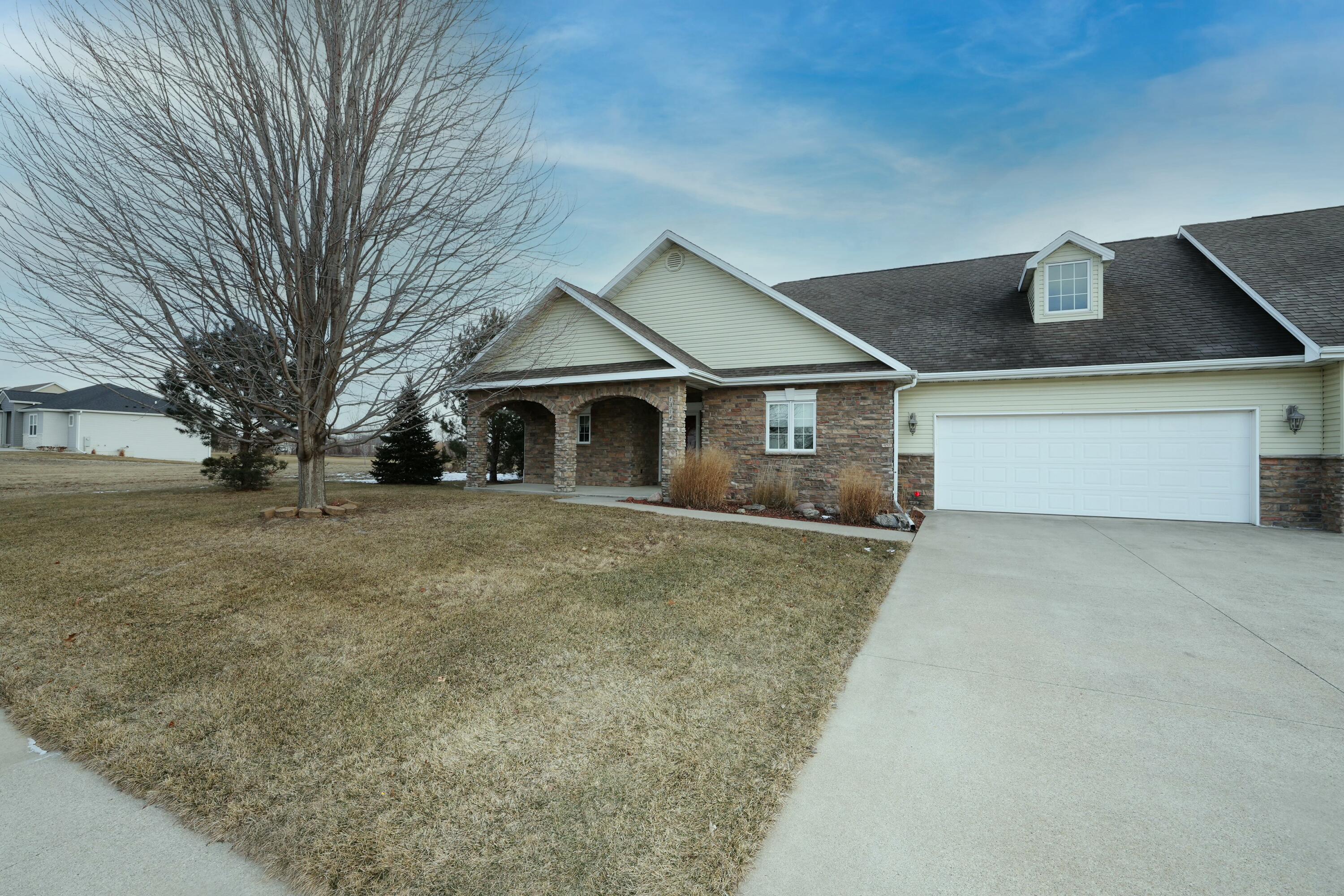 1314 Southview Court Property Photo 1