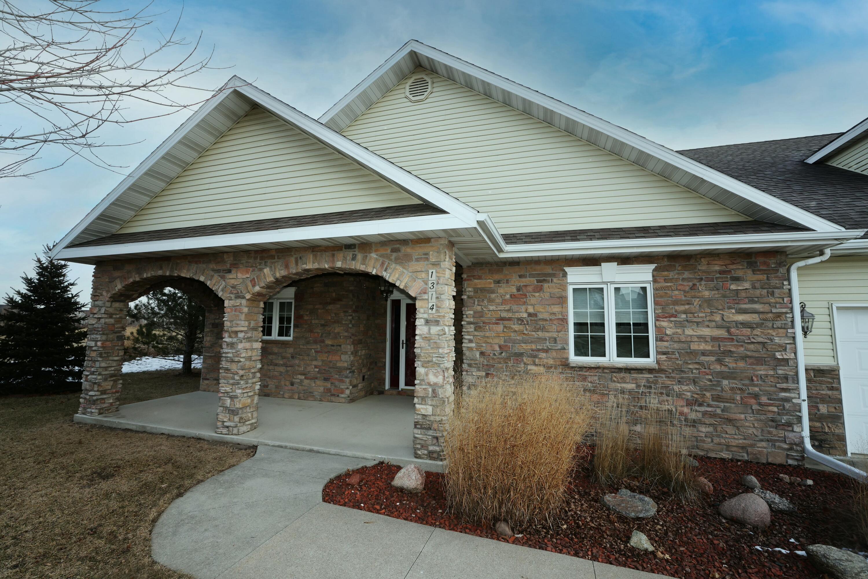 1314 Southview Court Property Photo 3