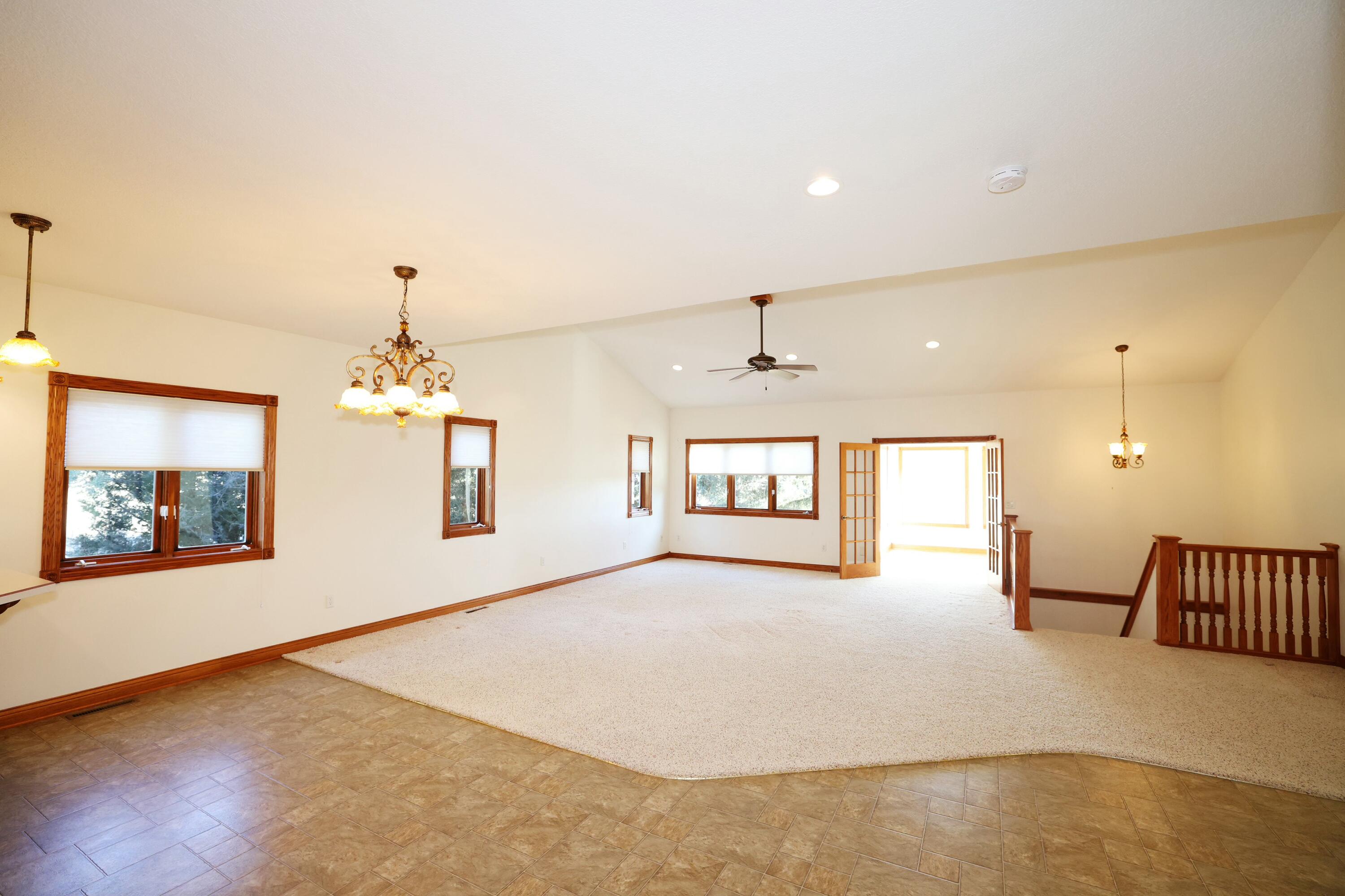 1314 Southview Court Property Photo 4