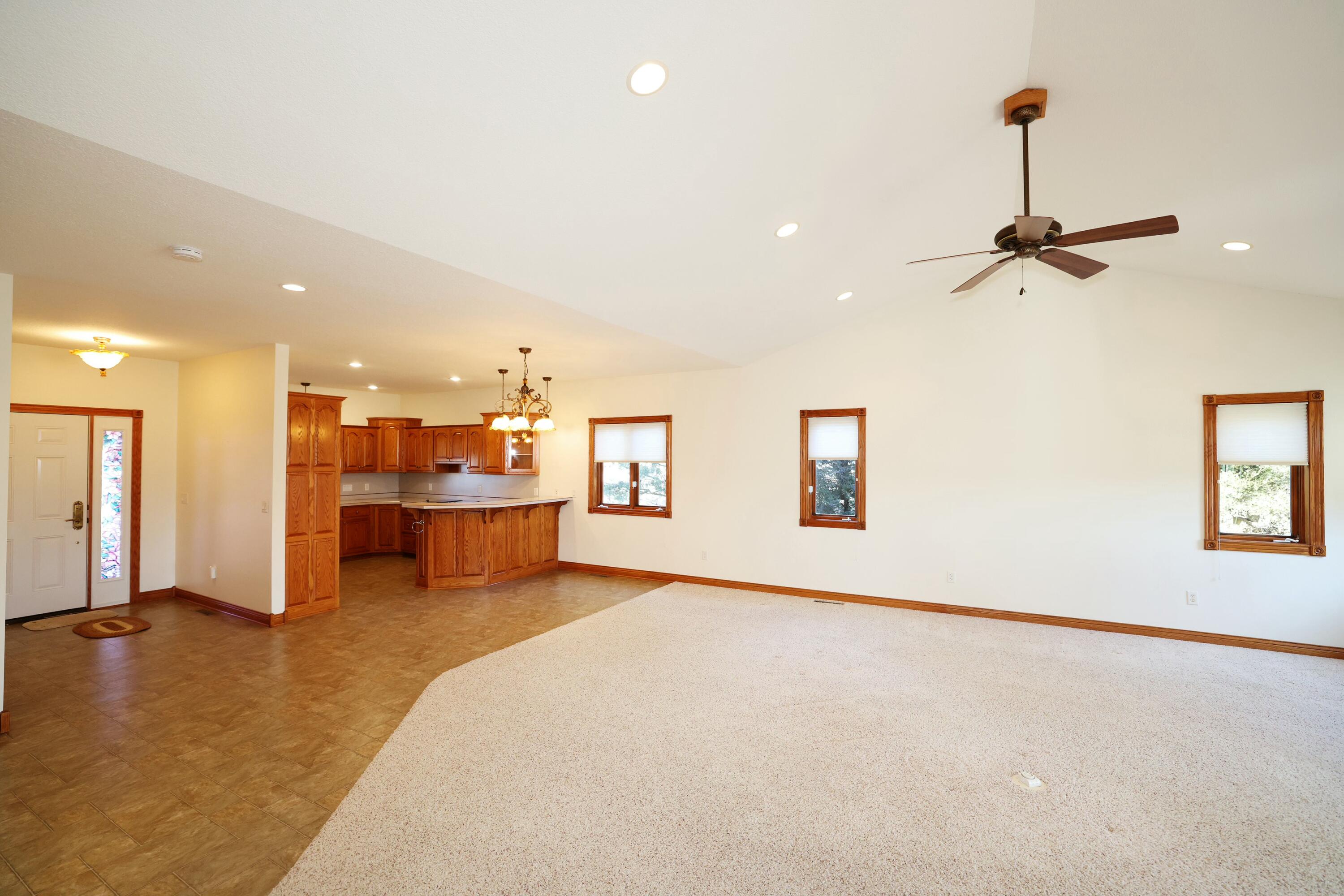 1314 Southview Court Property Photo 5