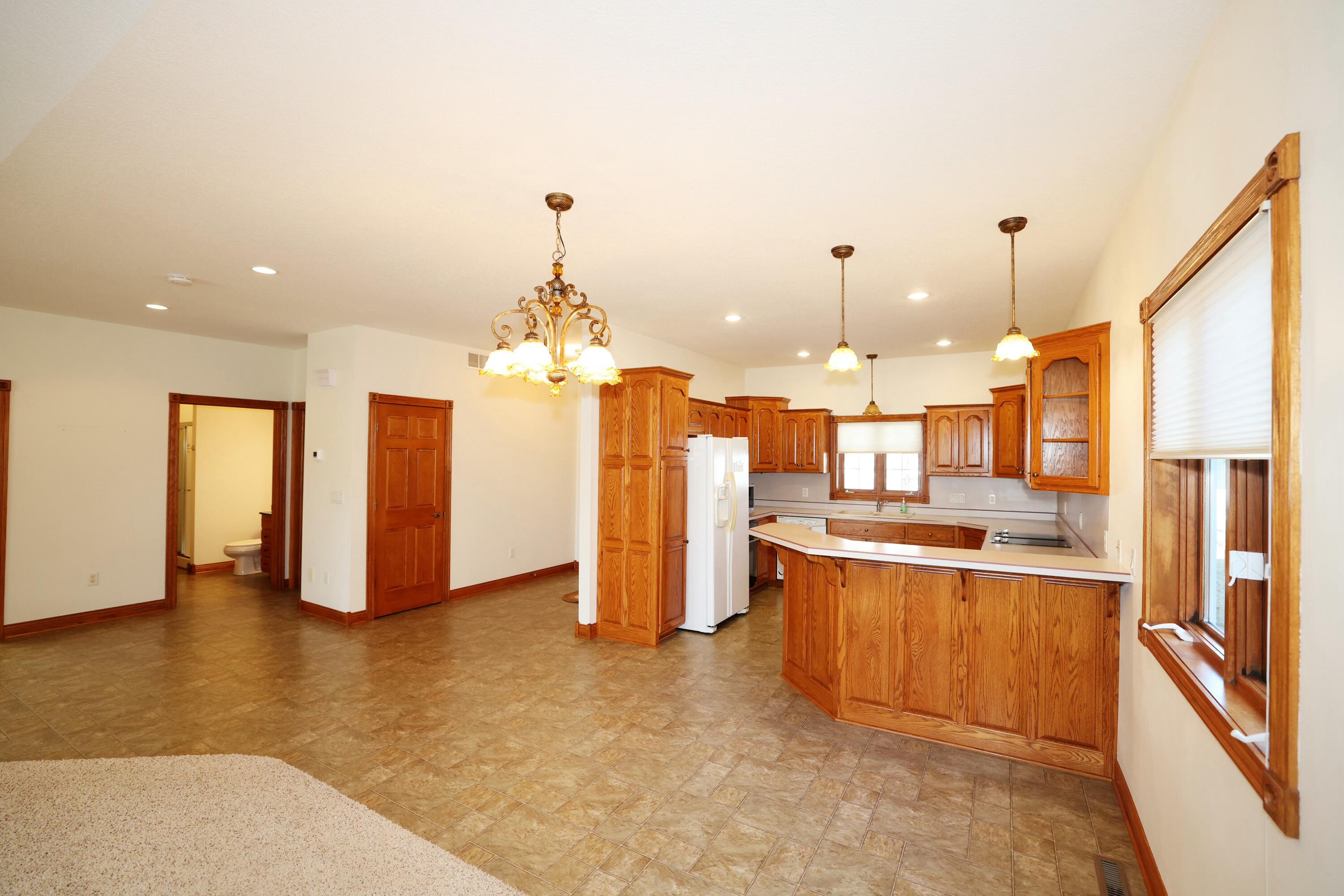 1314 Southview Court Property Photo 7