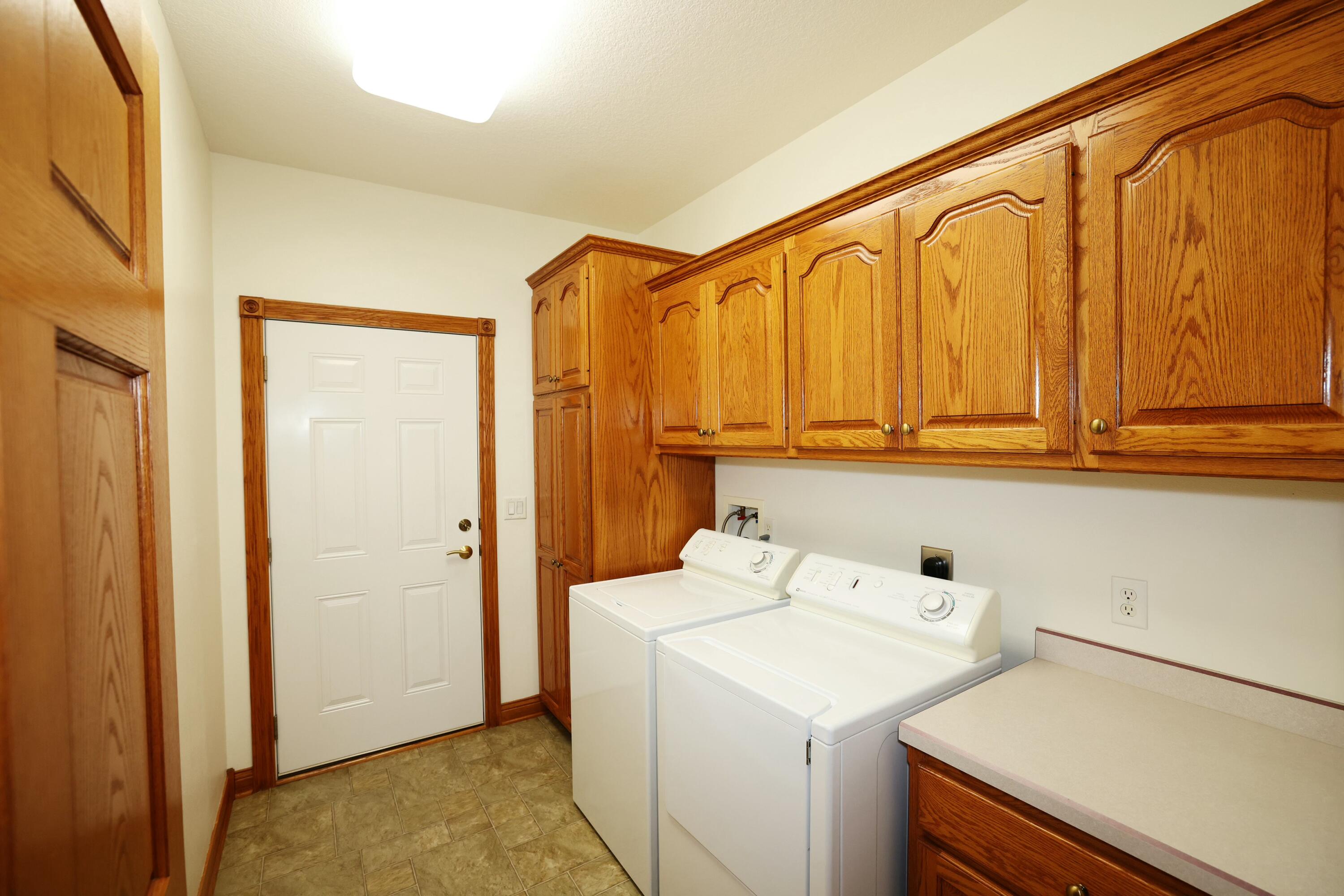 1314 Southview Court Property Photo 13