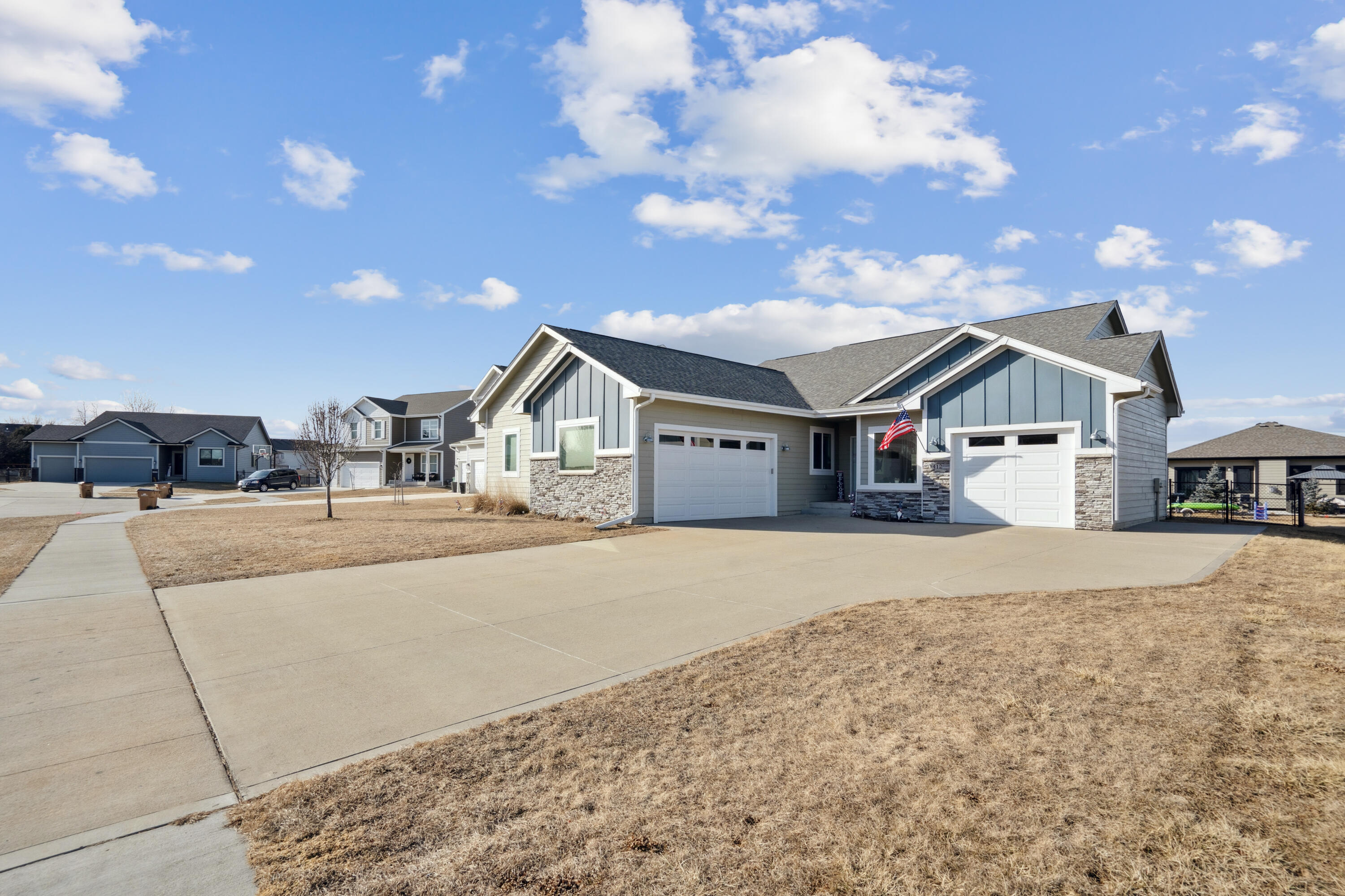 1412 Ne Aspen Court Property Photo
