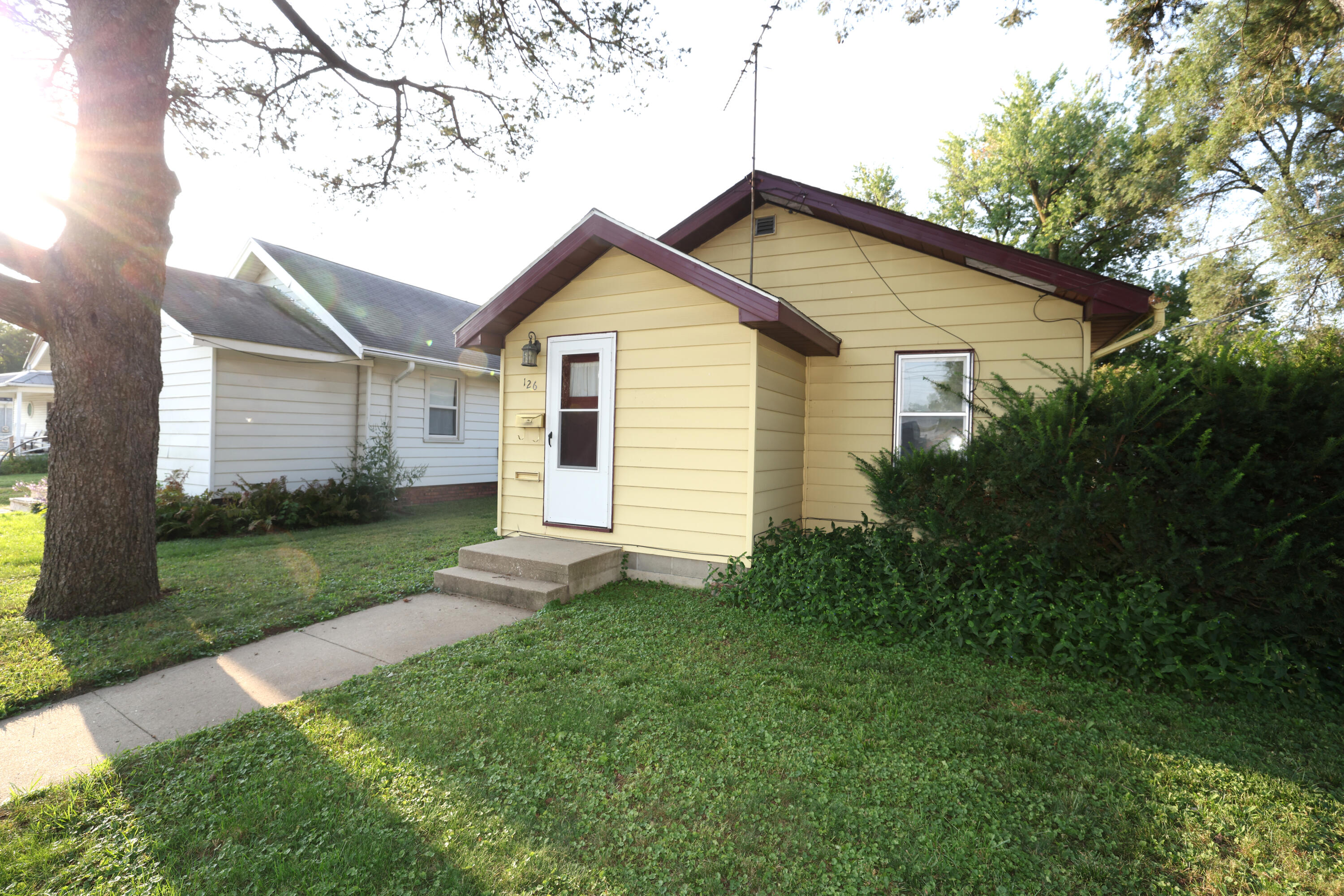 126 10th Street Property Photo 1