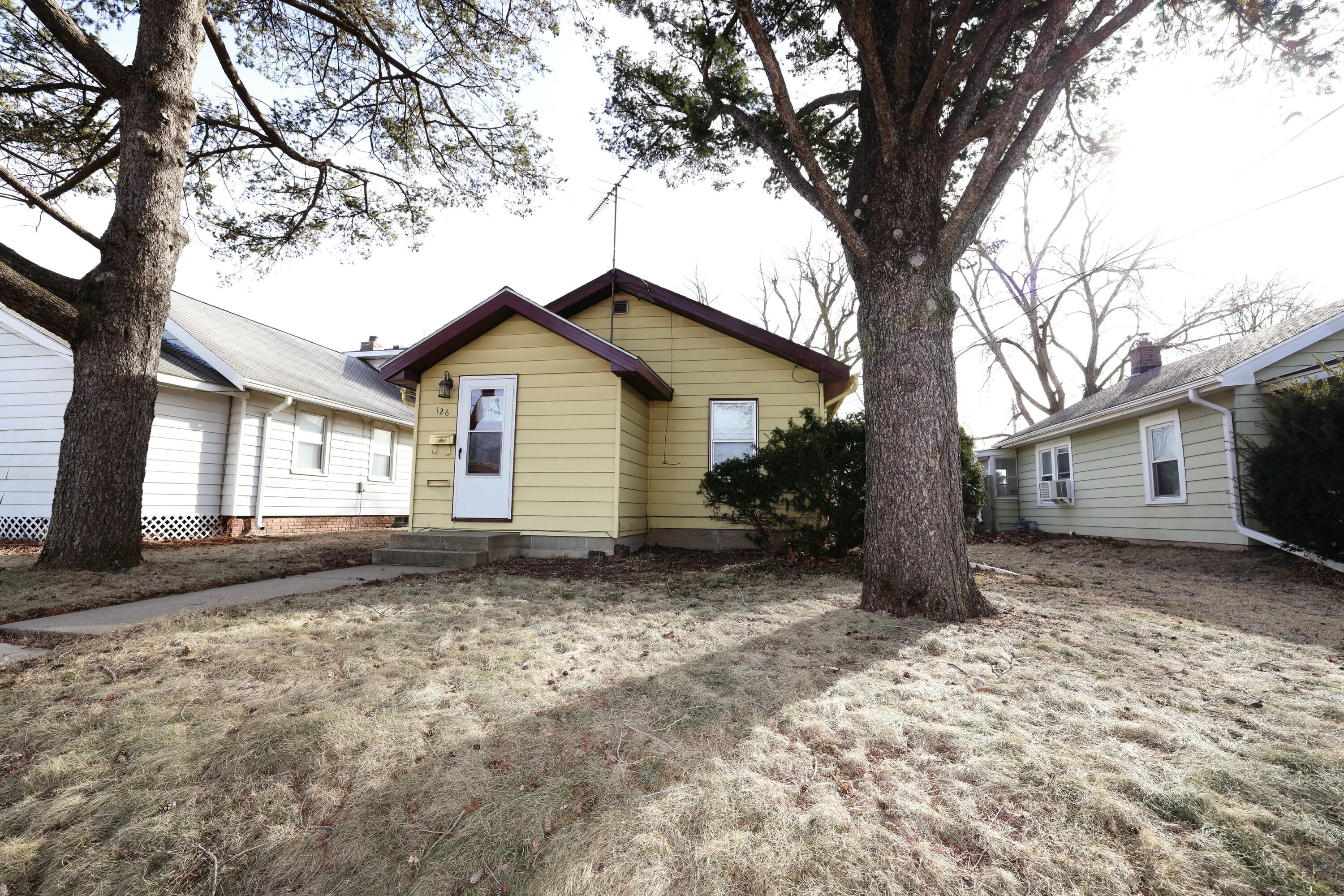 126 10th Street Property Photo 2
