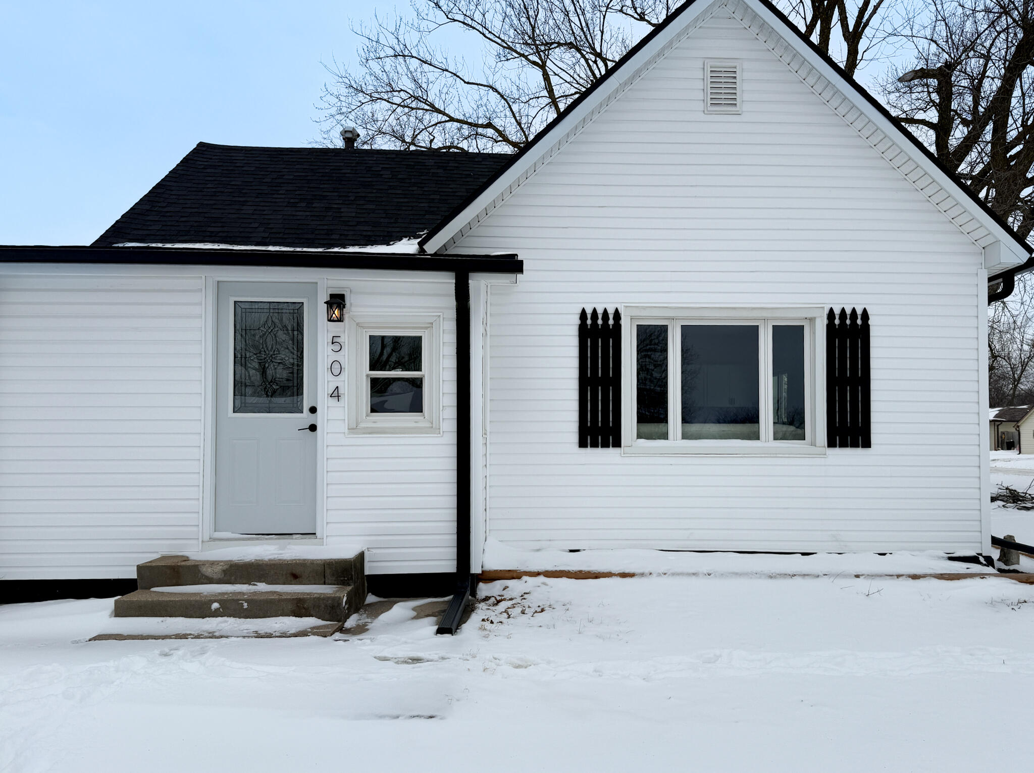 504 S Gaines Street Property Photo