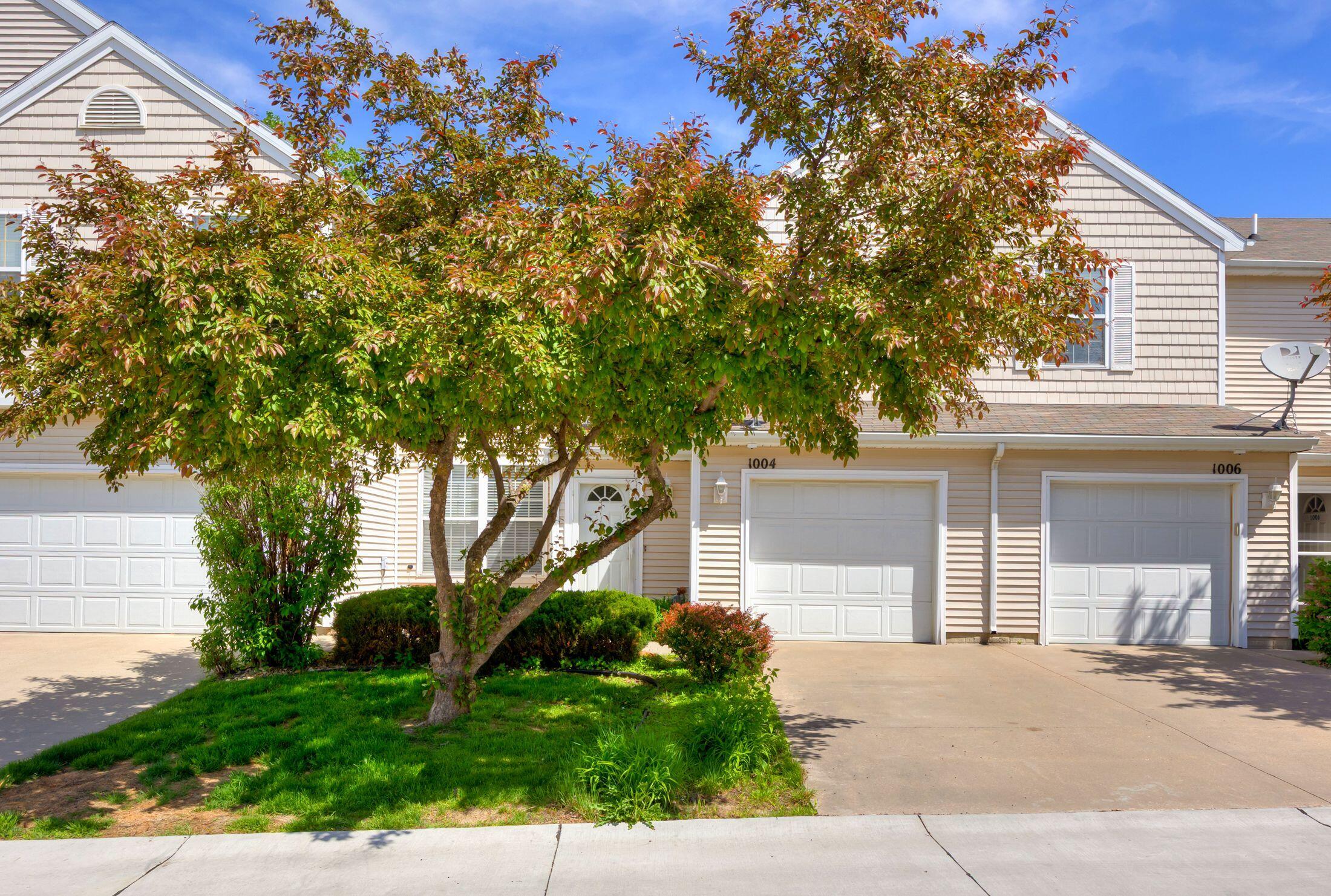 1004 Ne Greenview Drive Property Photo
