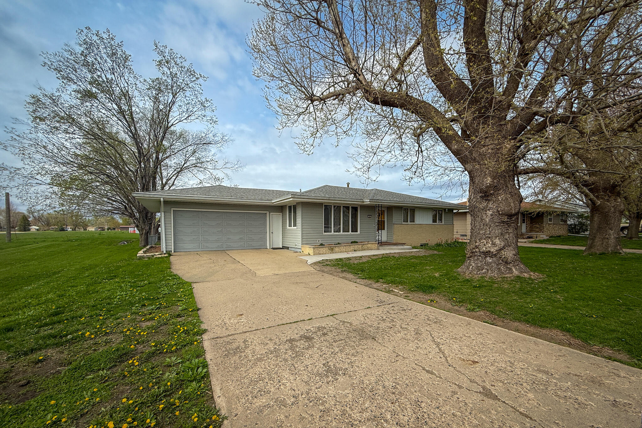 703 E North Street Property Photo