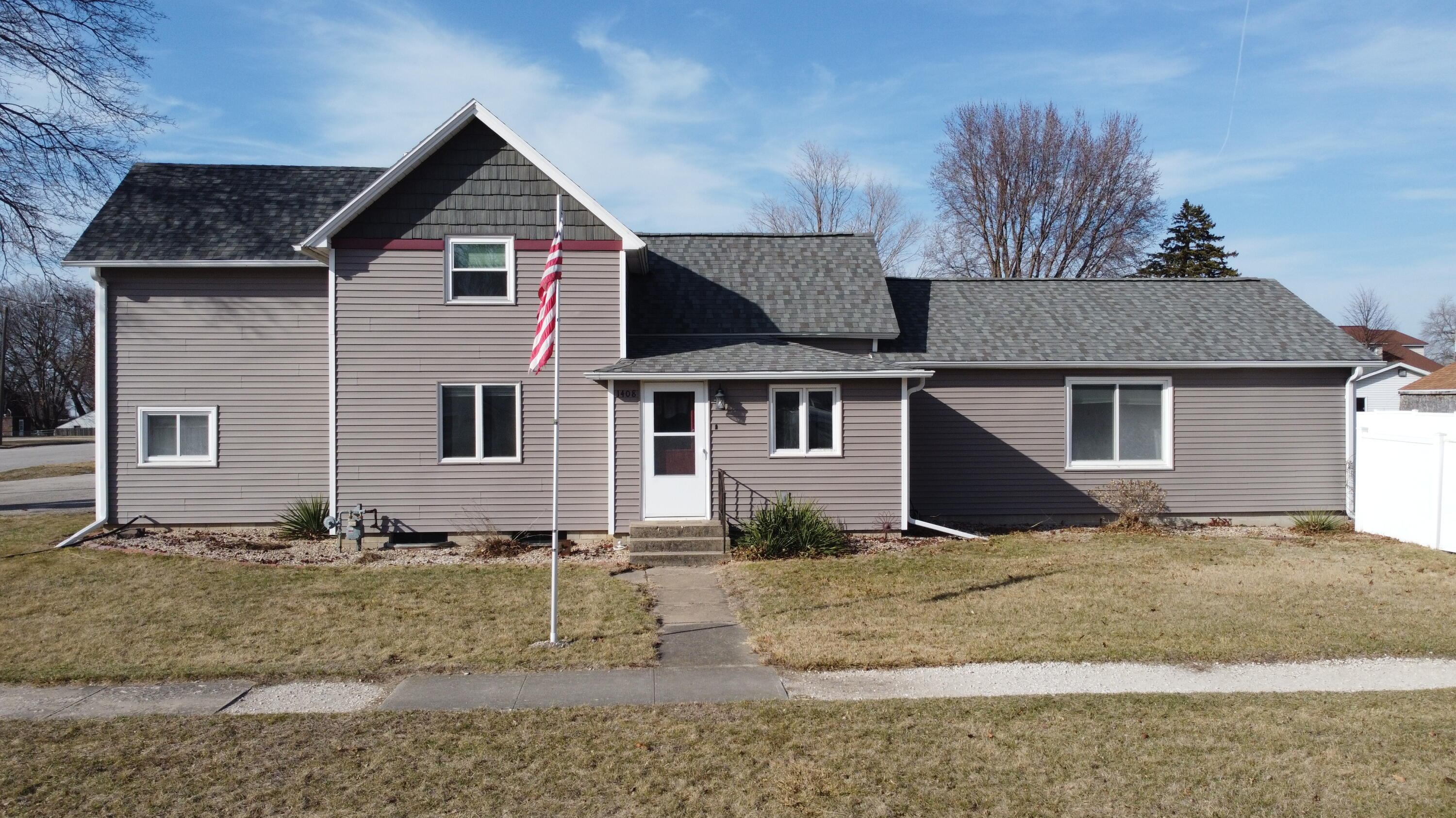 1408 Lincoln Street Property Photo