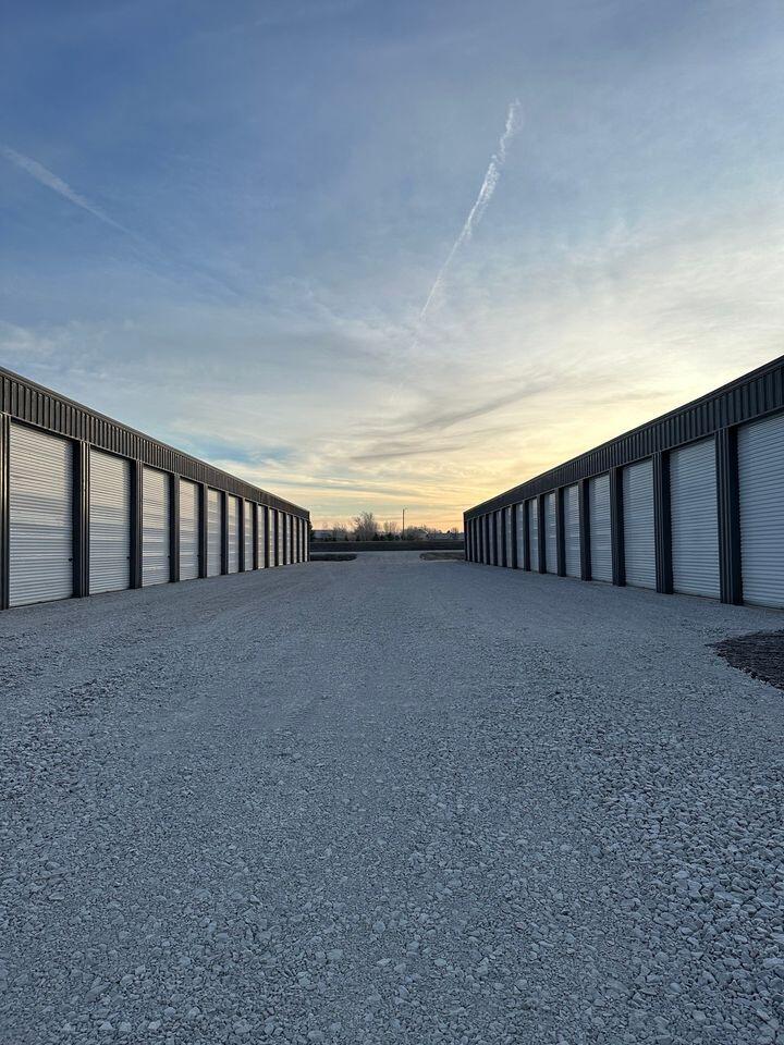 320 Industrial Dr. Property Photo