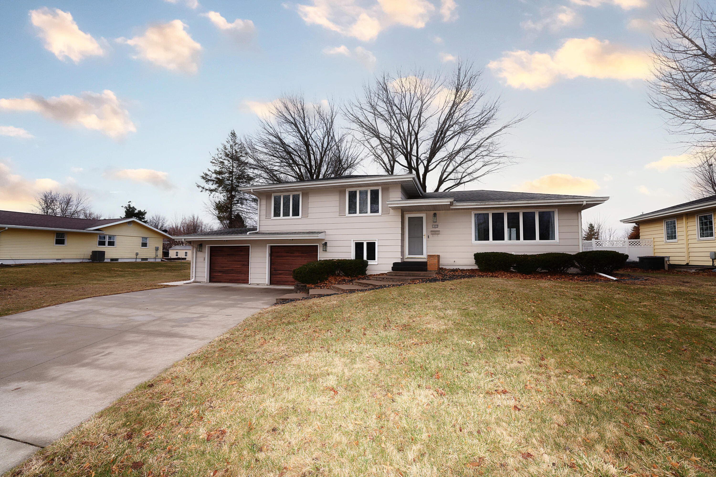 1522 Se Linn Street Property Photo 2