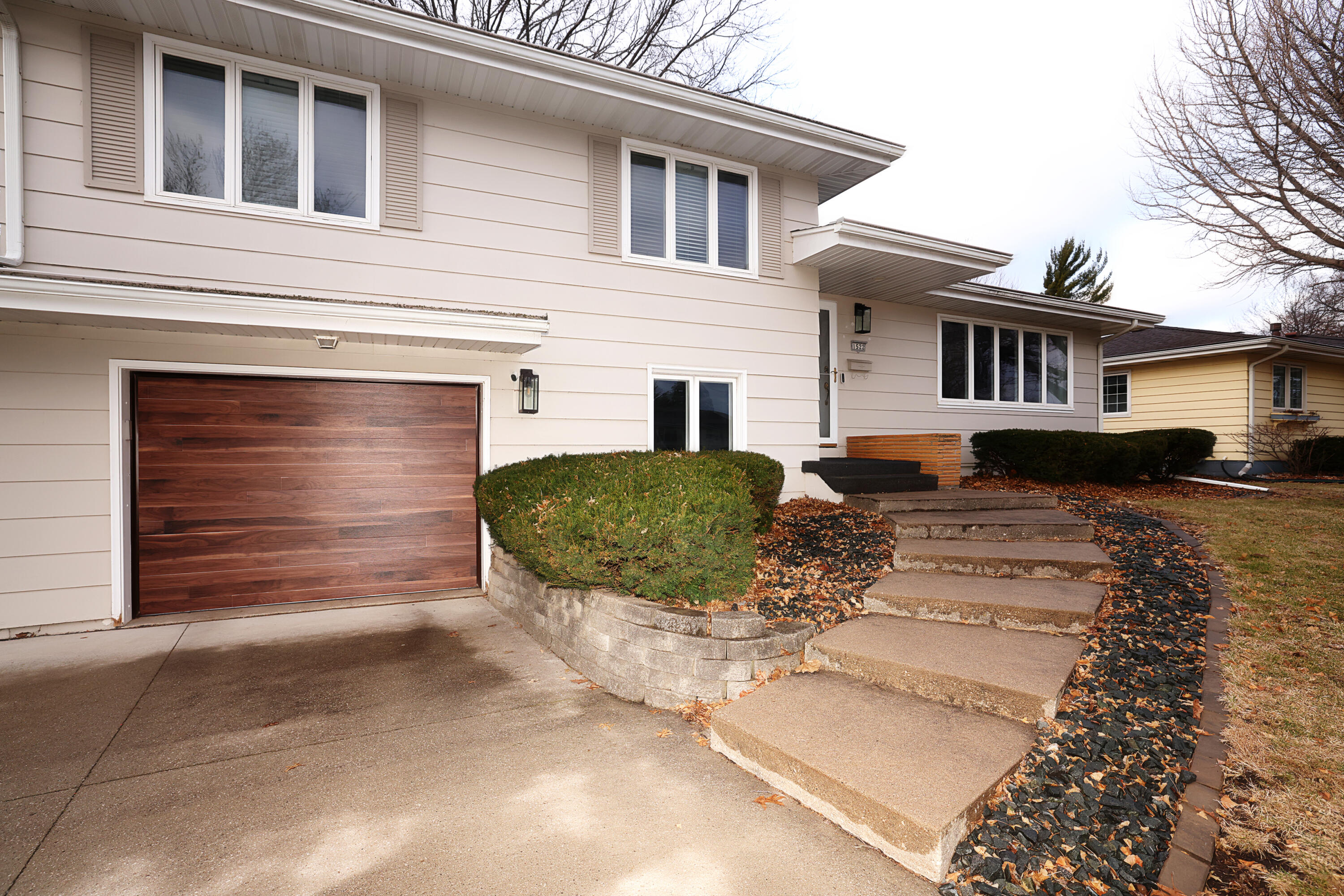 1522 Se Linn Street Property Photo 3