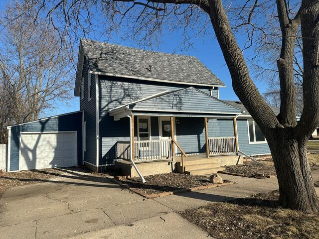 211 Walnut Avenue Property Photo