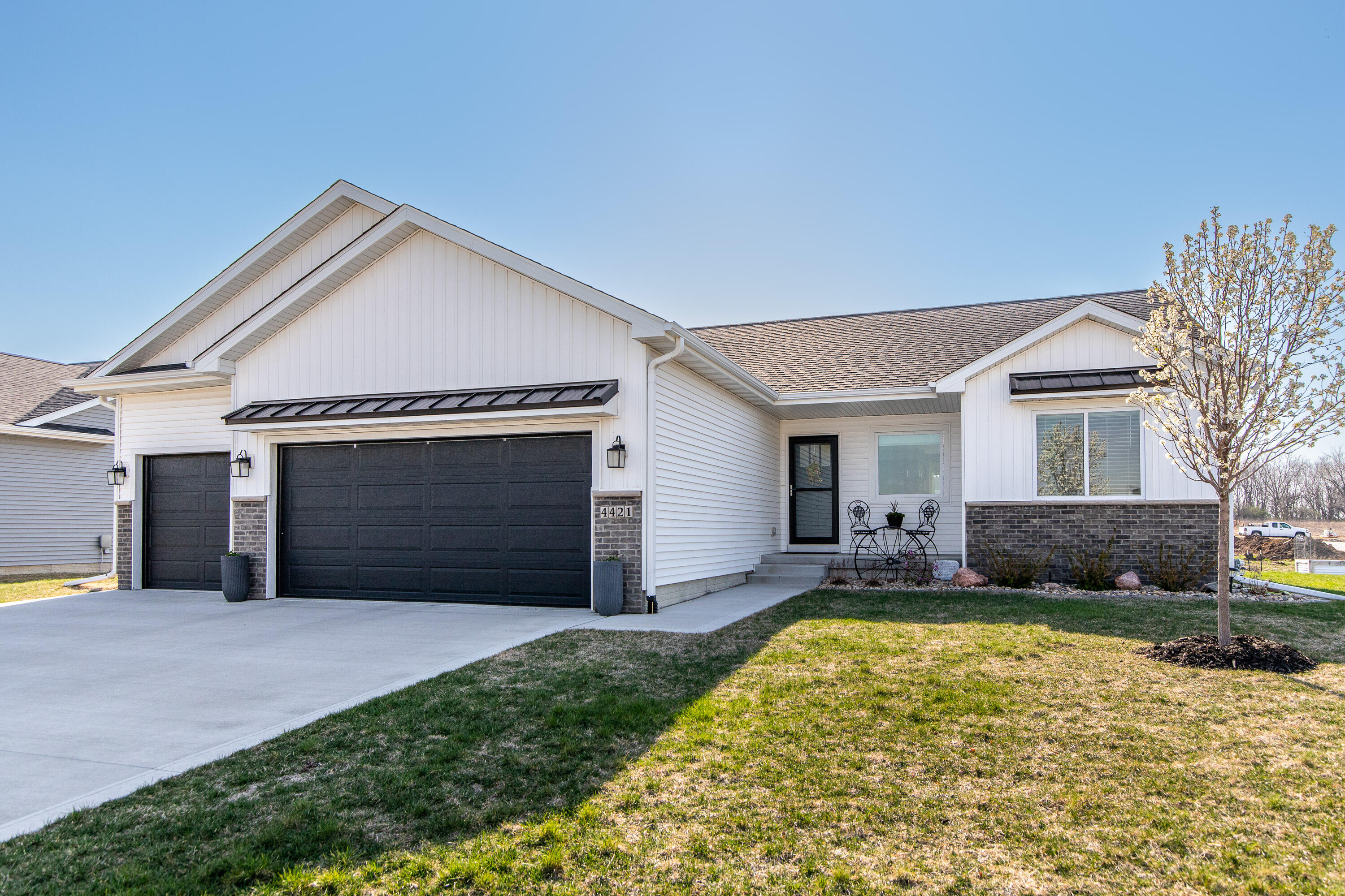 4421 Everest Circle Property Photo