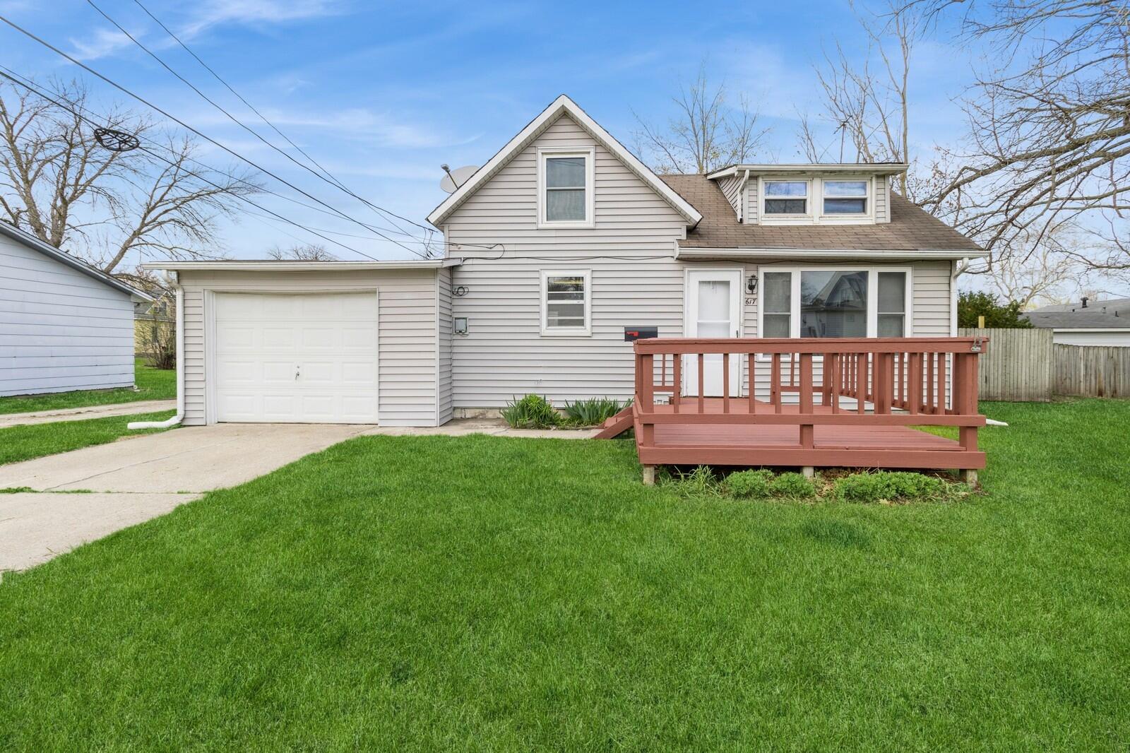 617 Oak Street Property Photo