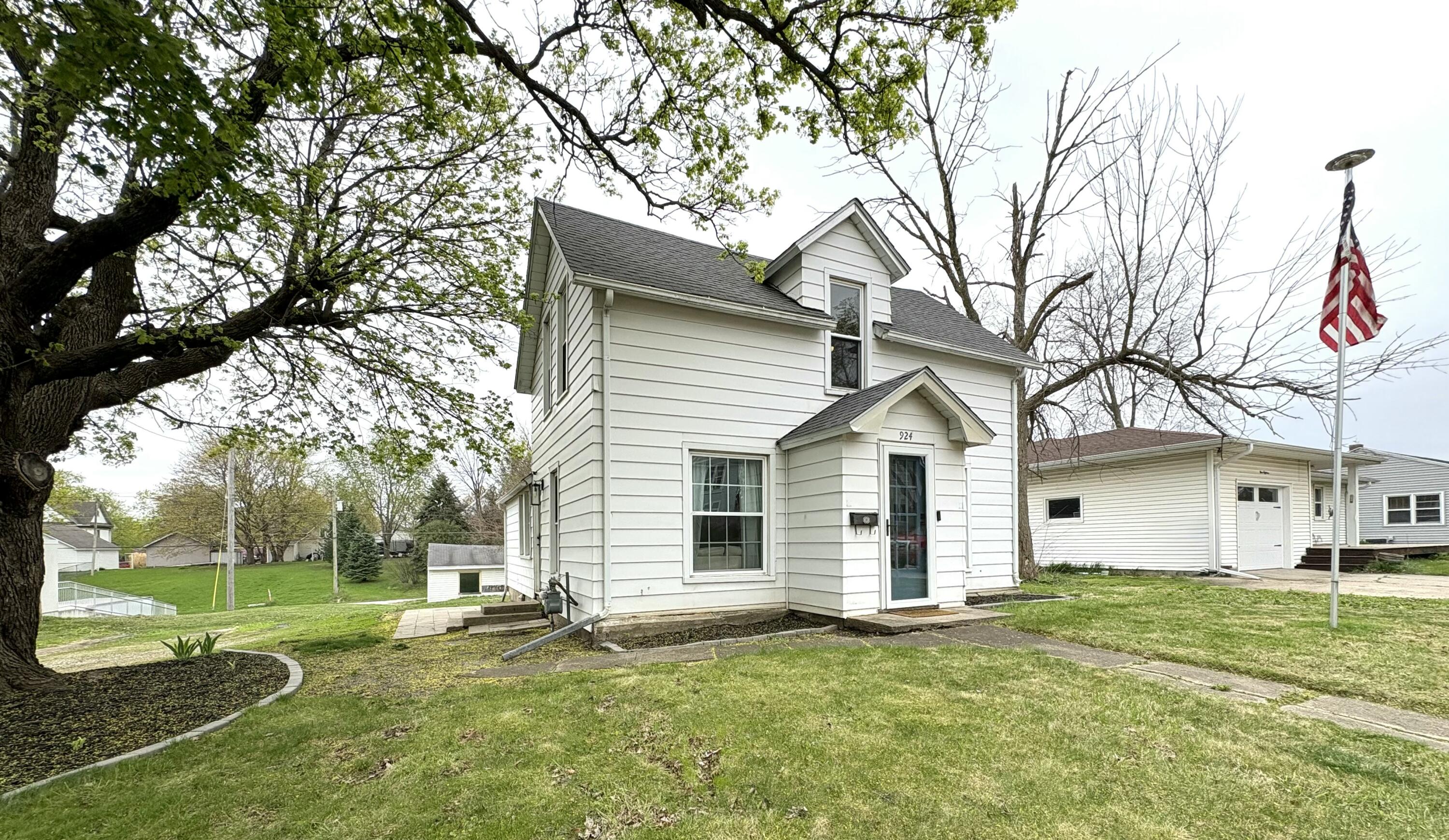 924 Broad Street Property Photo