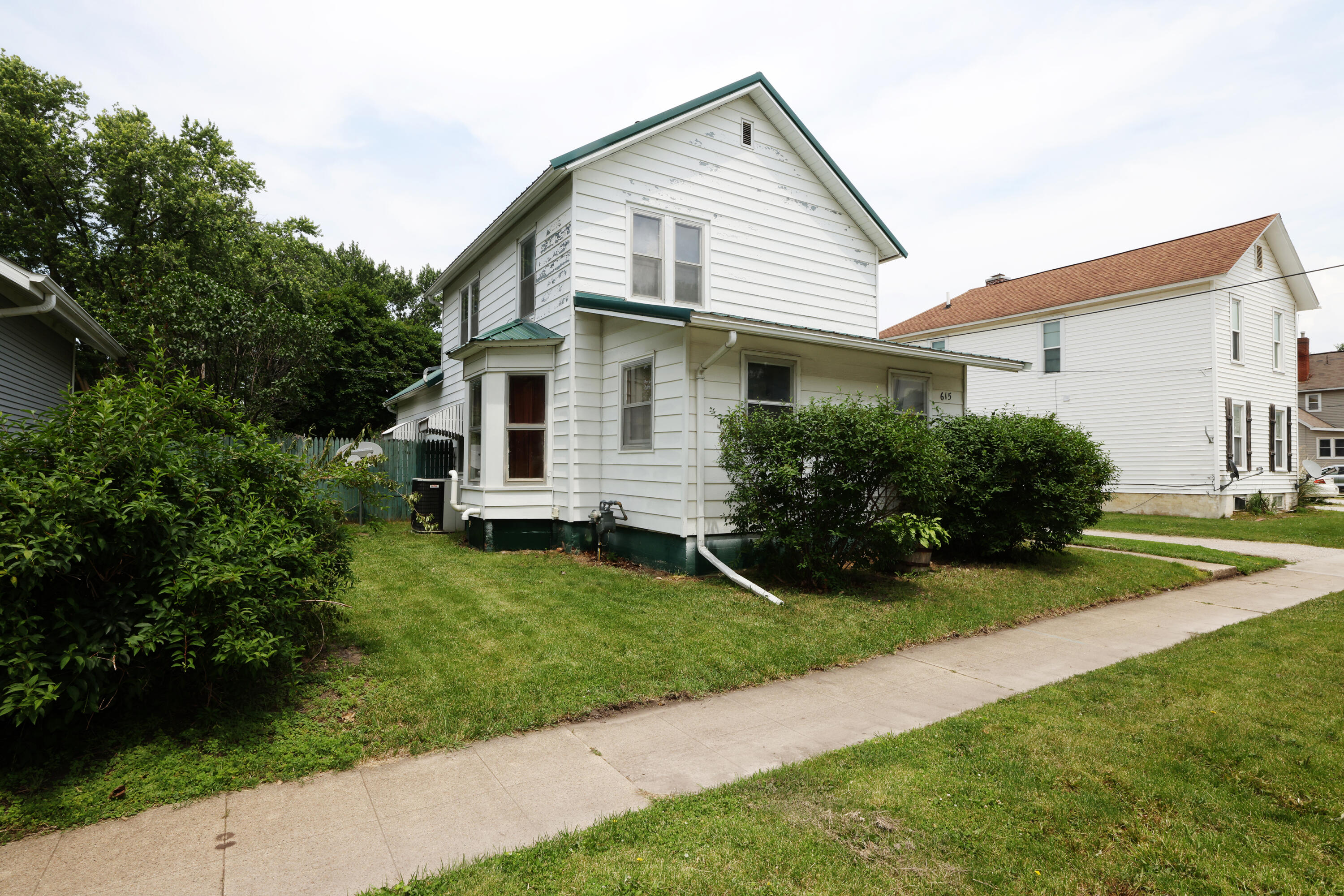 615 11th Street Property Photo 1