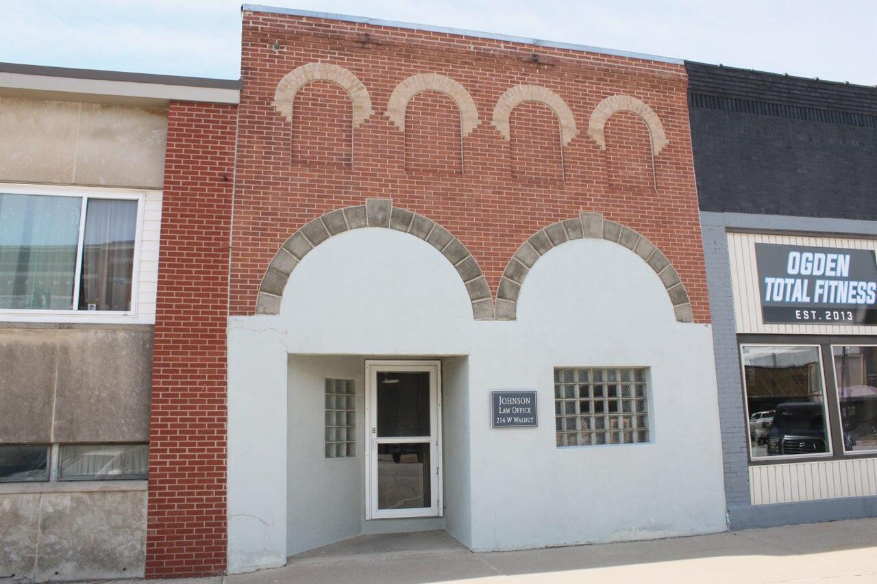 214 W Walnut Street Property Photo 1