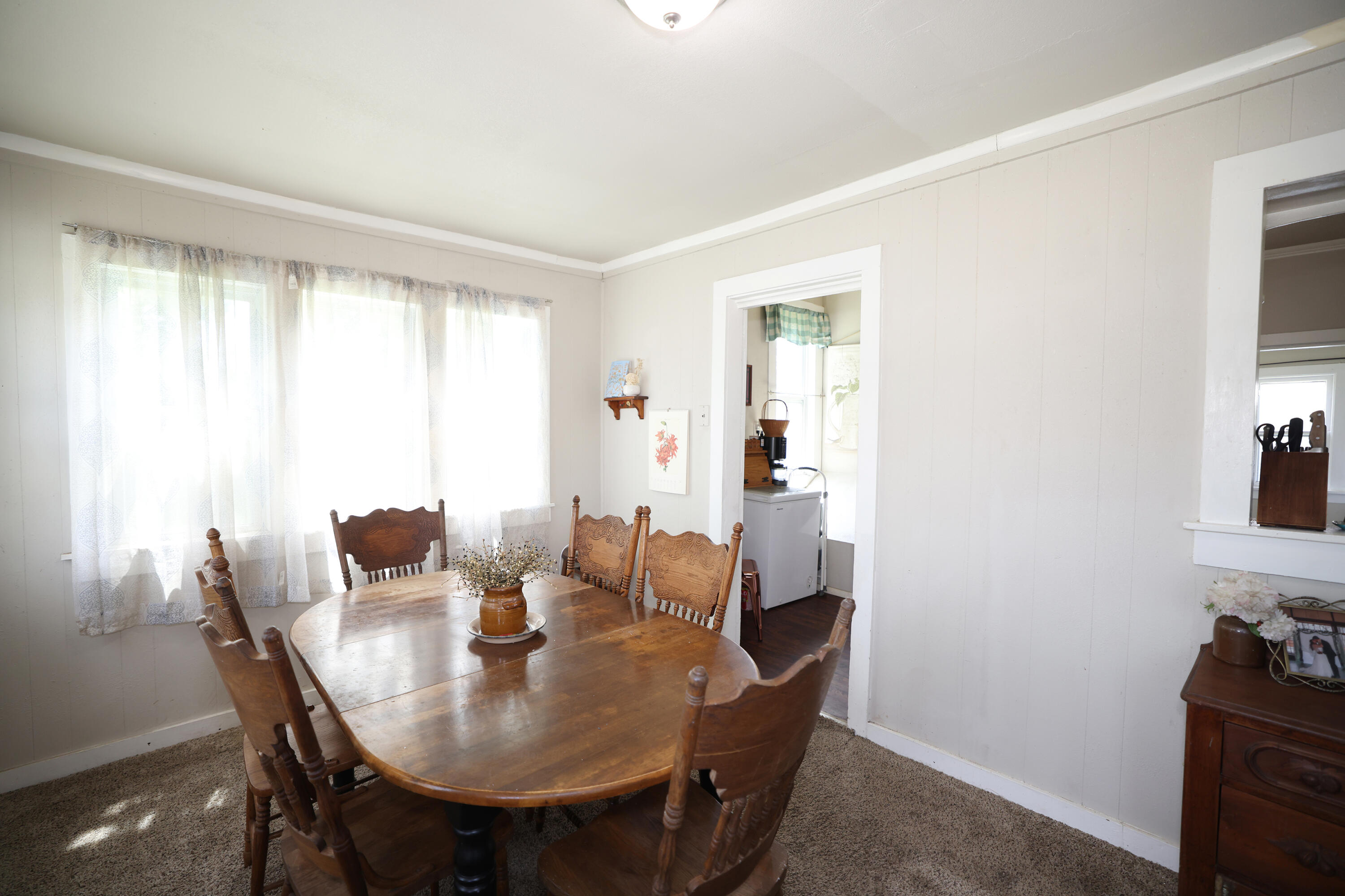 607 Clay Street Property Photo 8