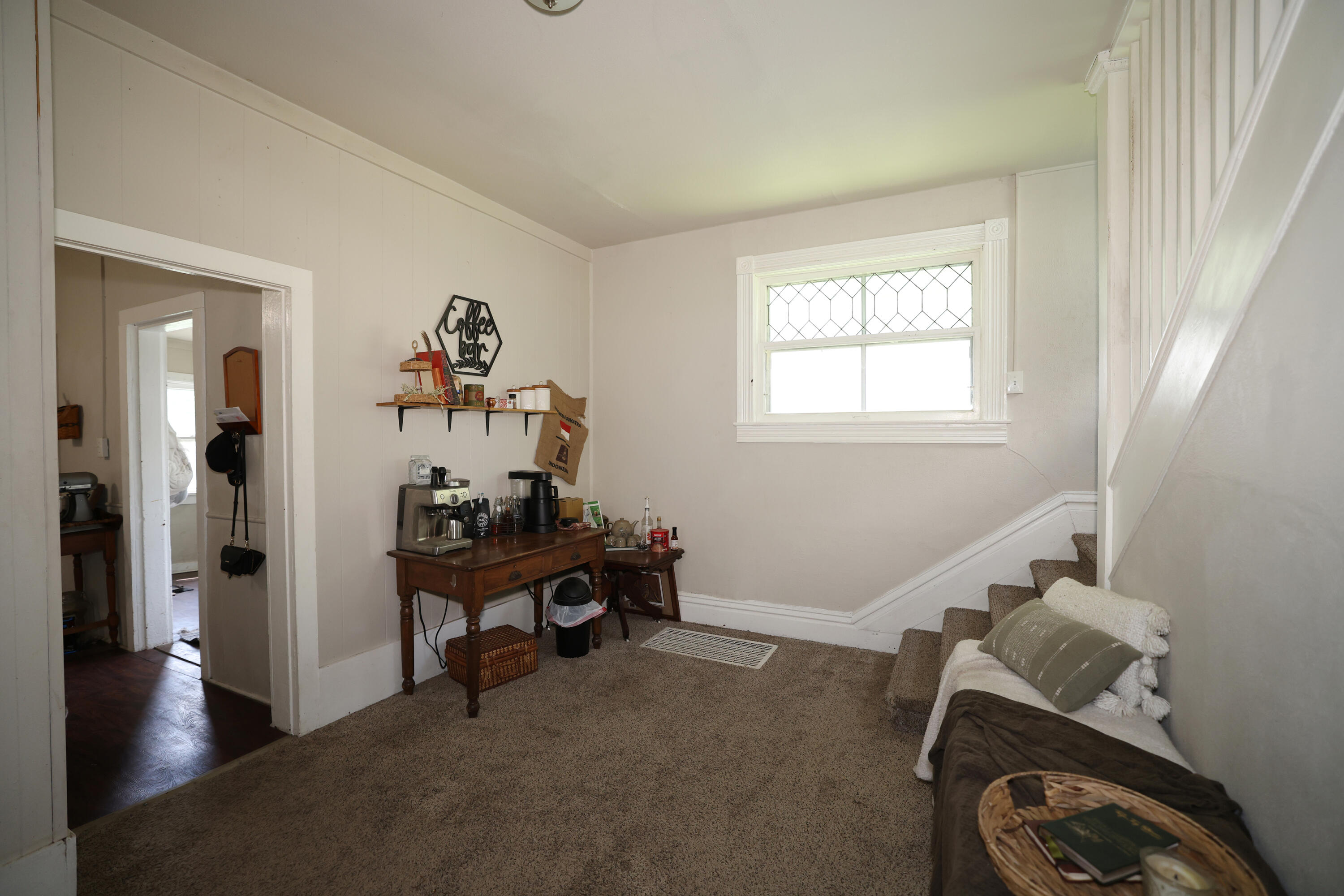 607 Clay Street Property Photo 12