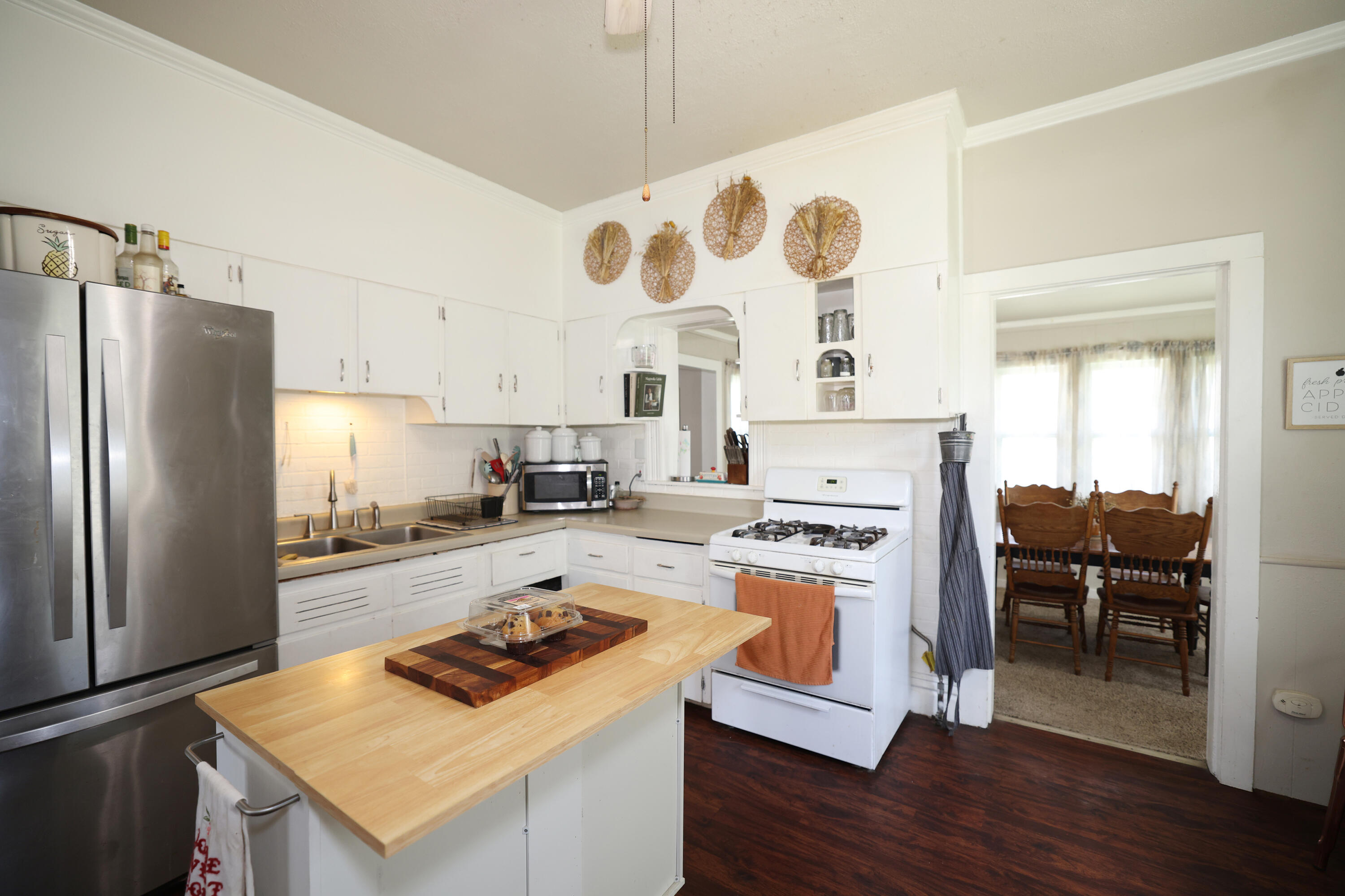 607 Clay Street Property Photo 15