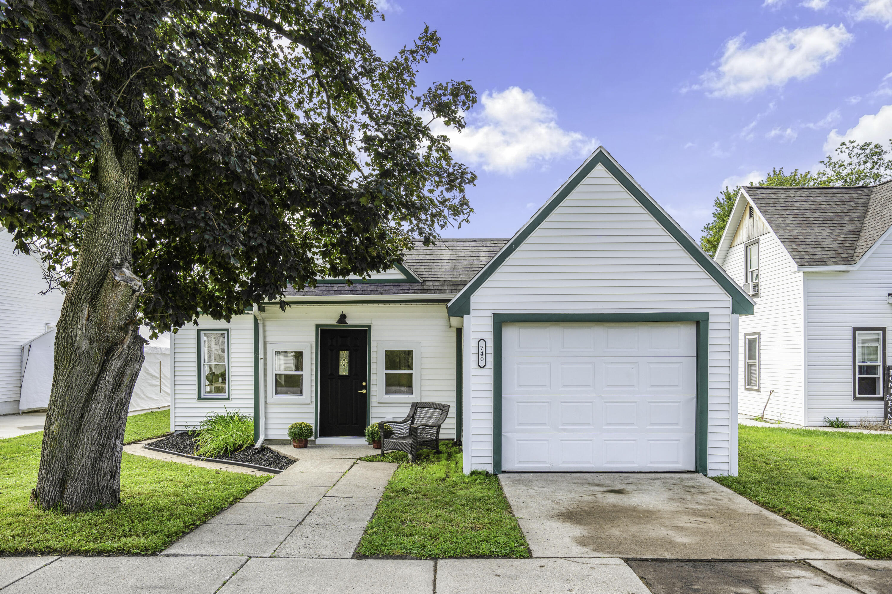 740 Main Street Property Photo 1