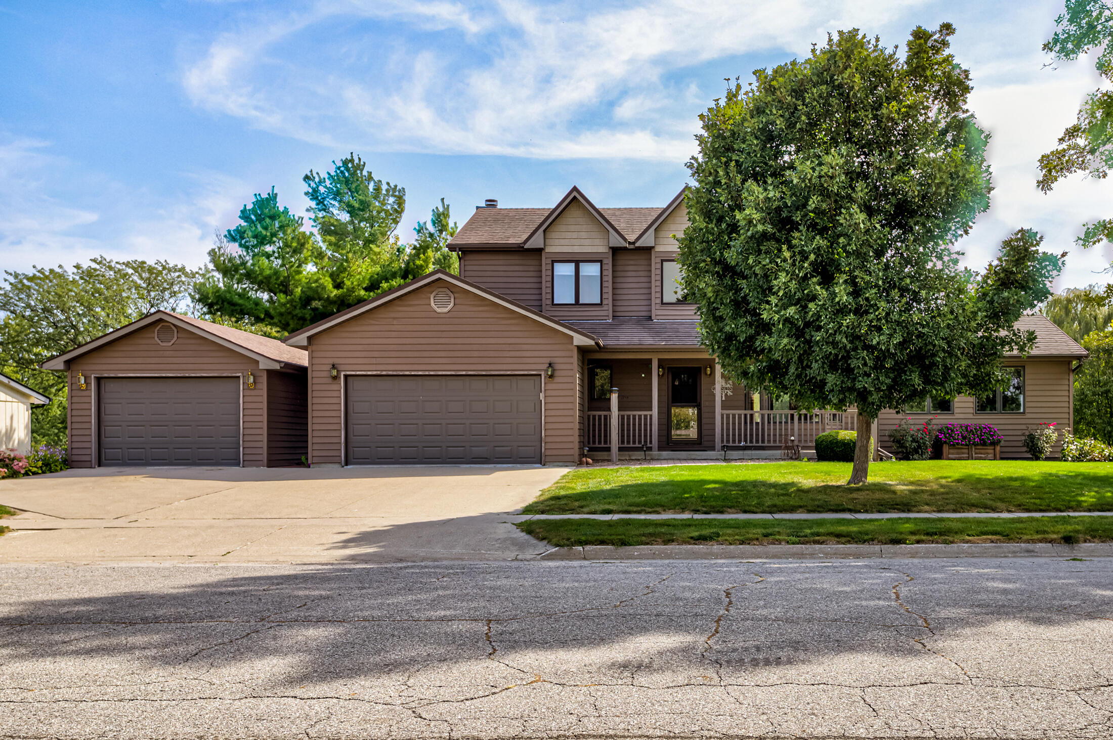 328 S Logan Street Property Photo 1