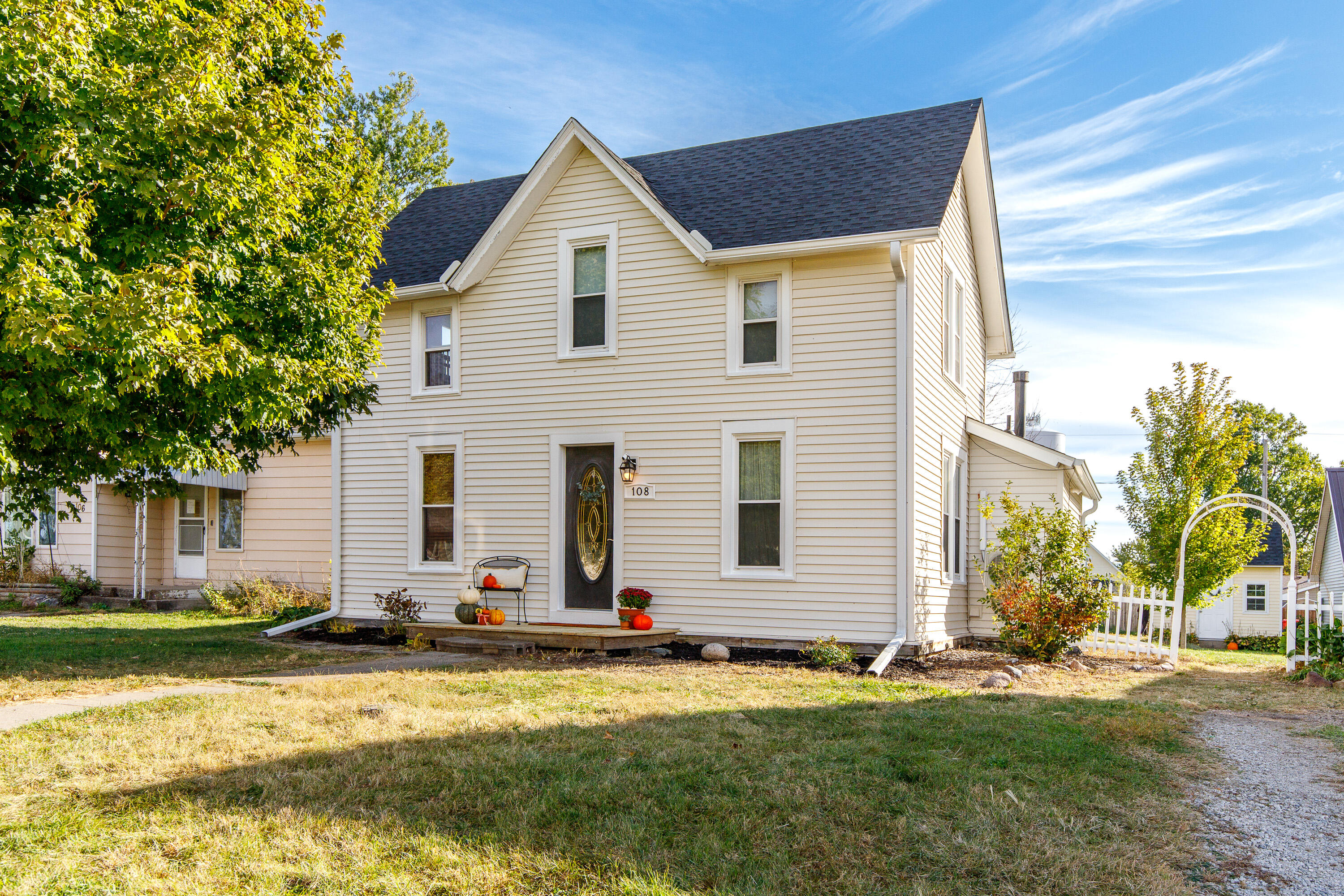 108 S 4th Avenue Property Photo 1