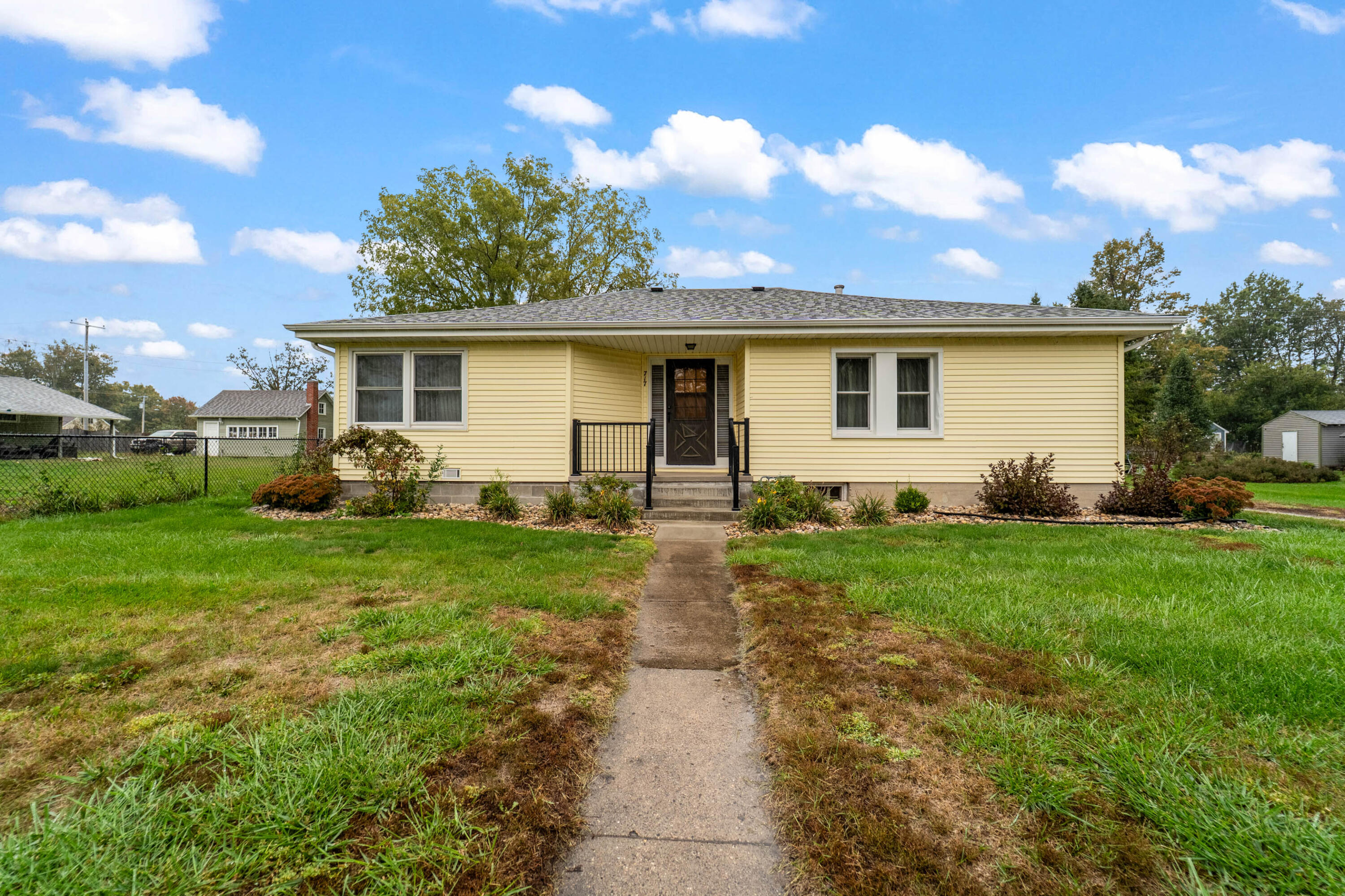 717 5th Street Property Photo 1