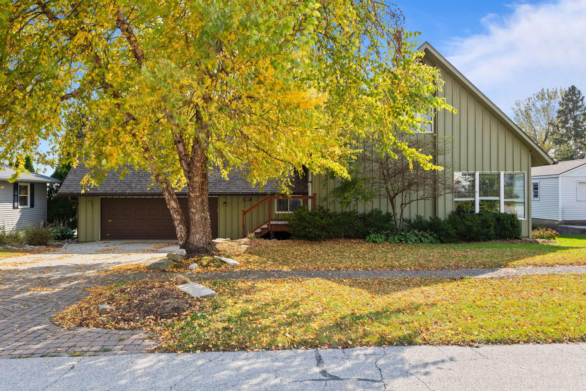 307 E Main Street Property Photo 1