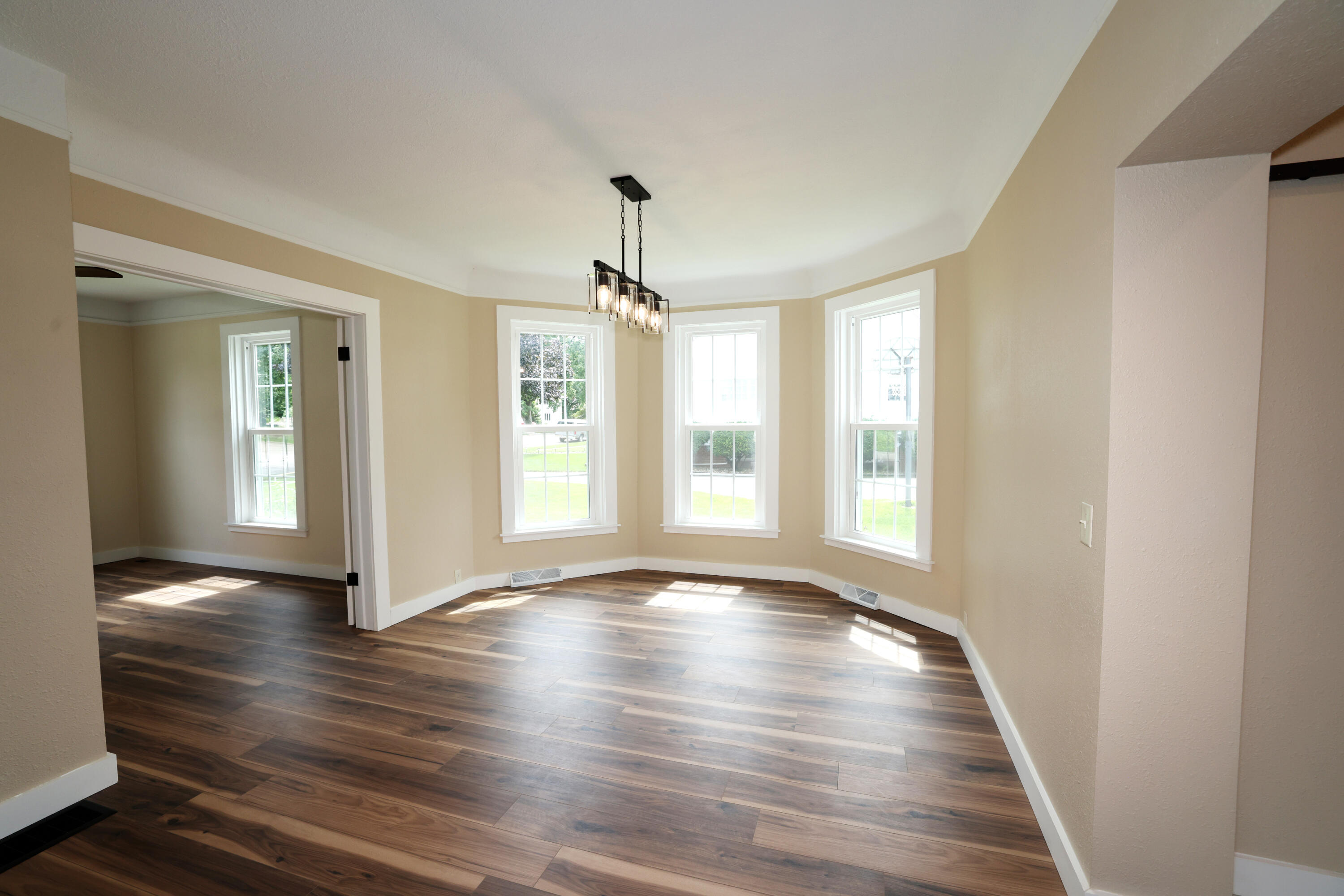 203 S Boone Street Property Photo 8