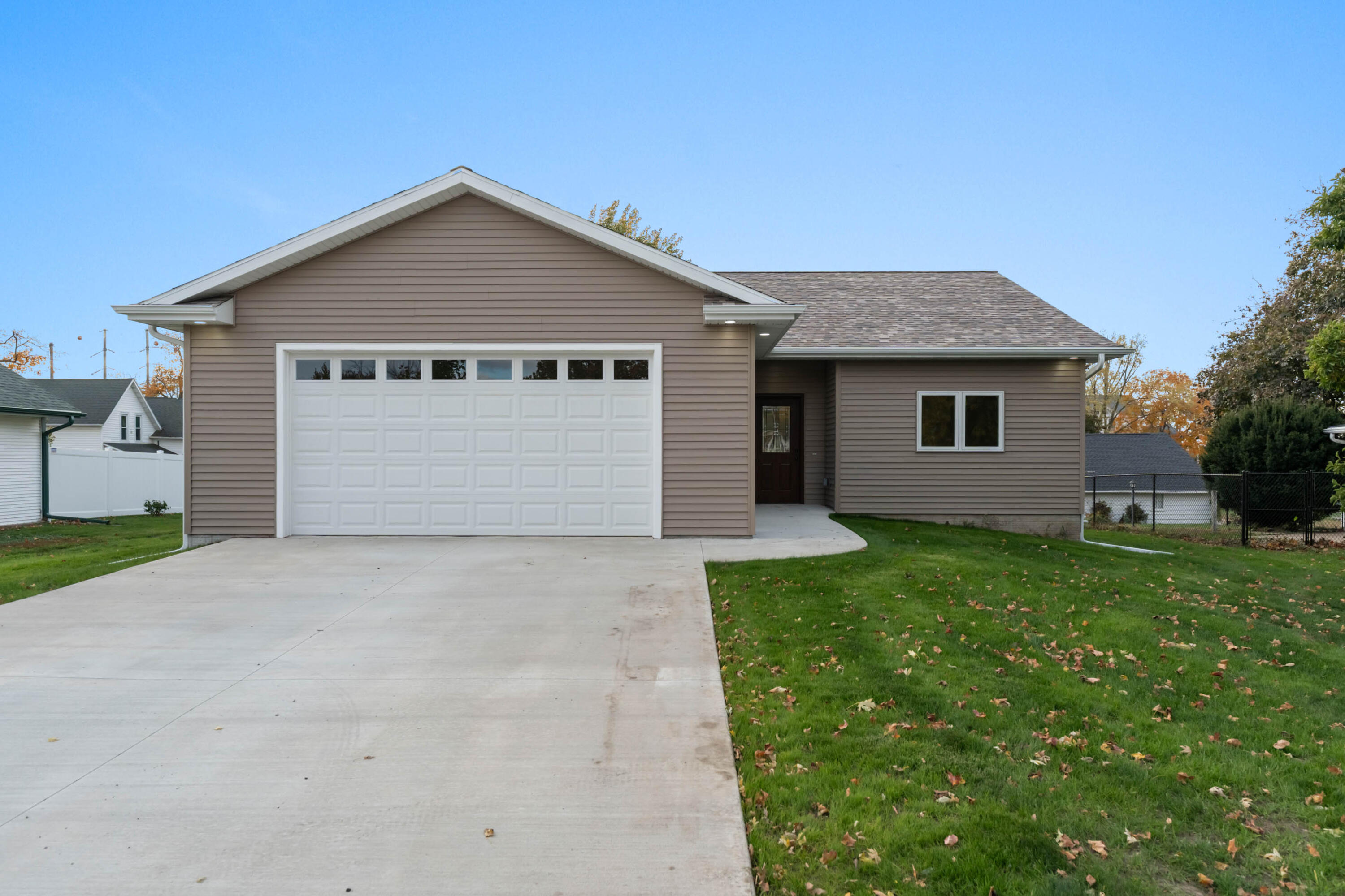 206 1st Avenue N Property Photo 1