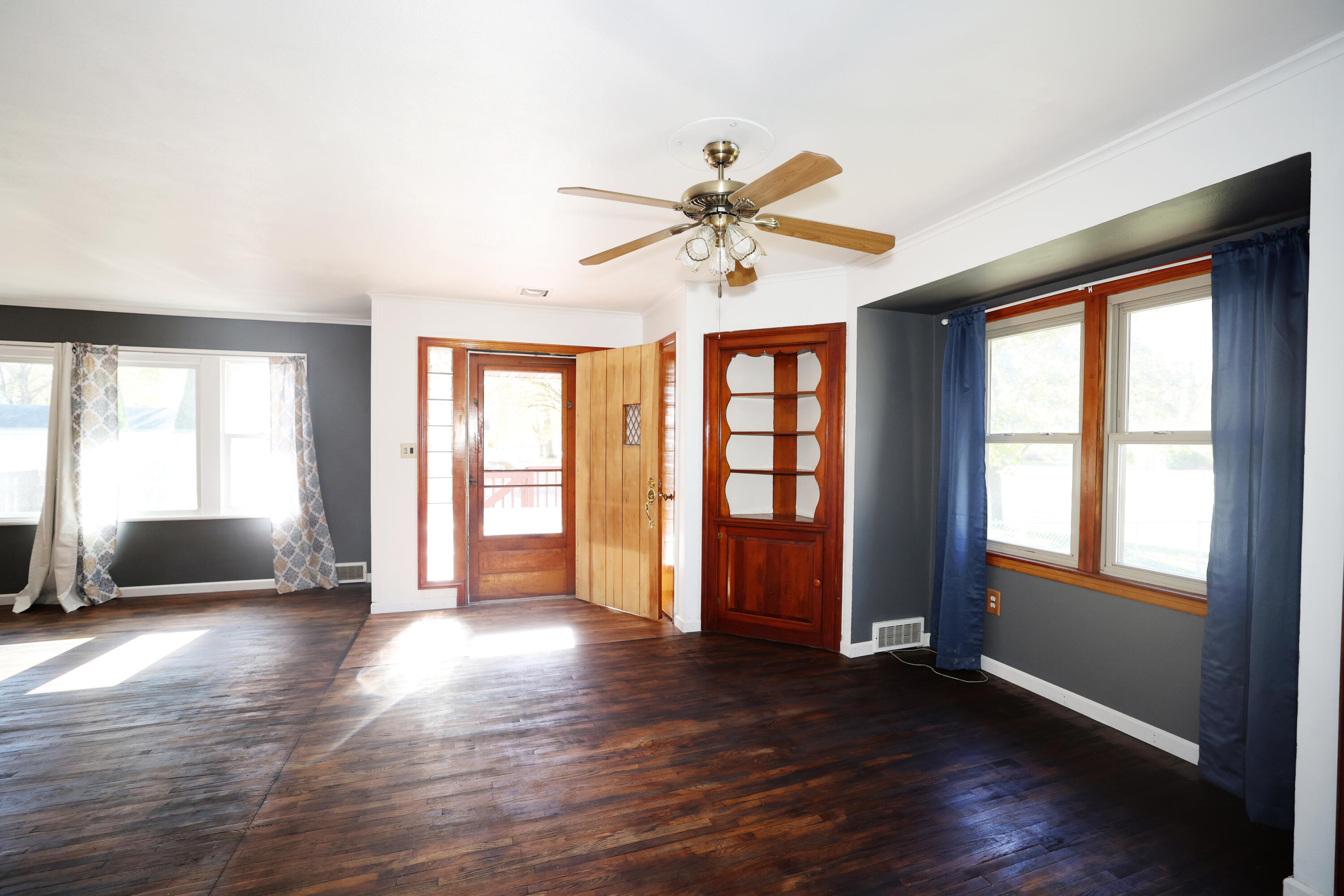 28 5th Avenue Nw Property Photo 2