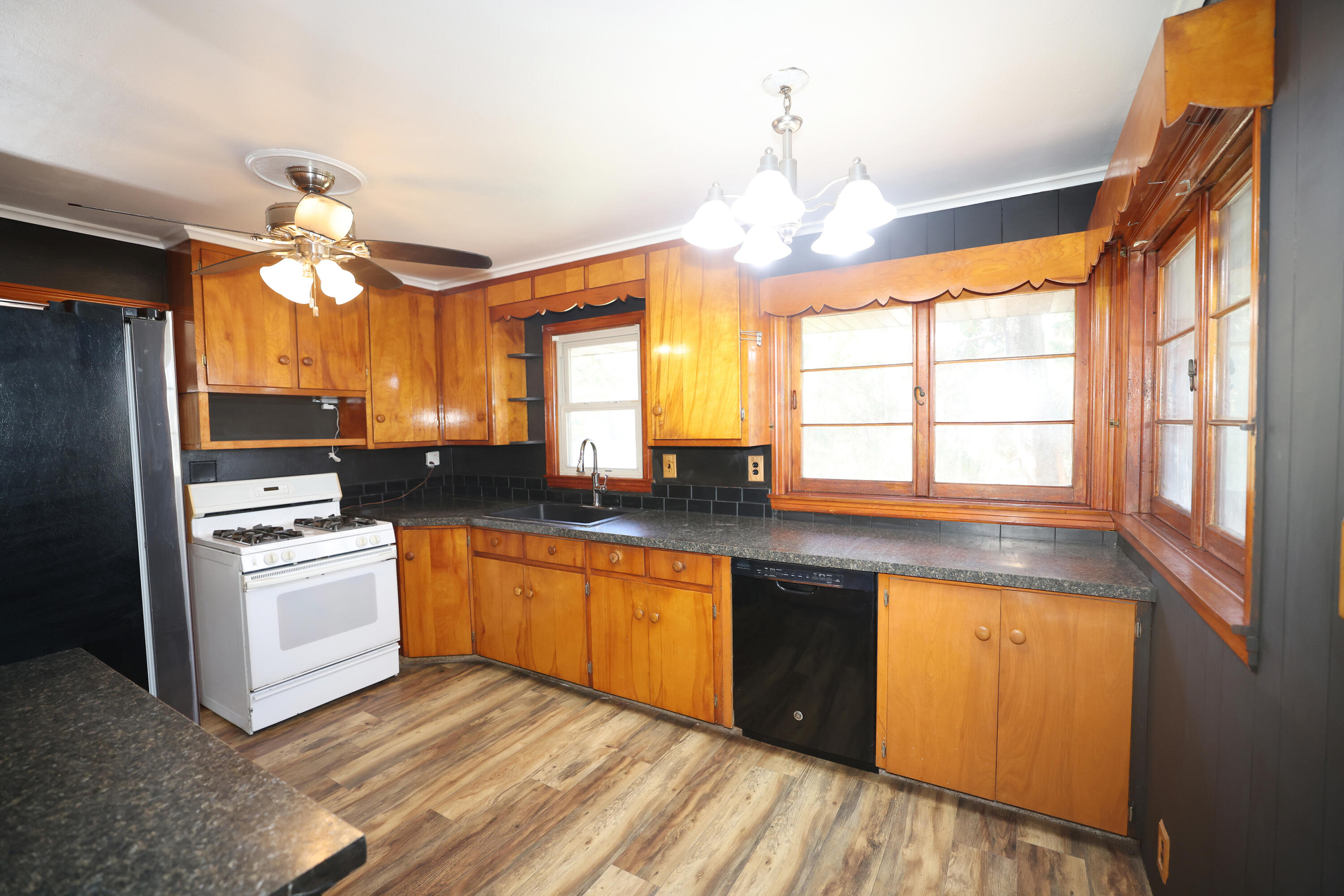 28 5th Avenue Nw Property Photo 17